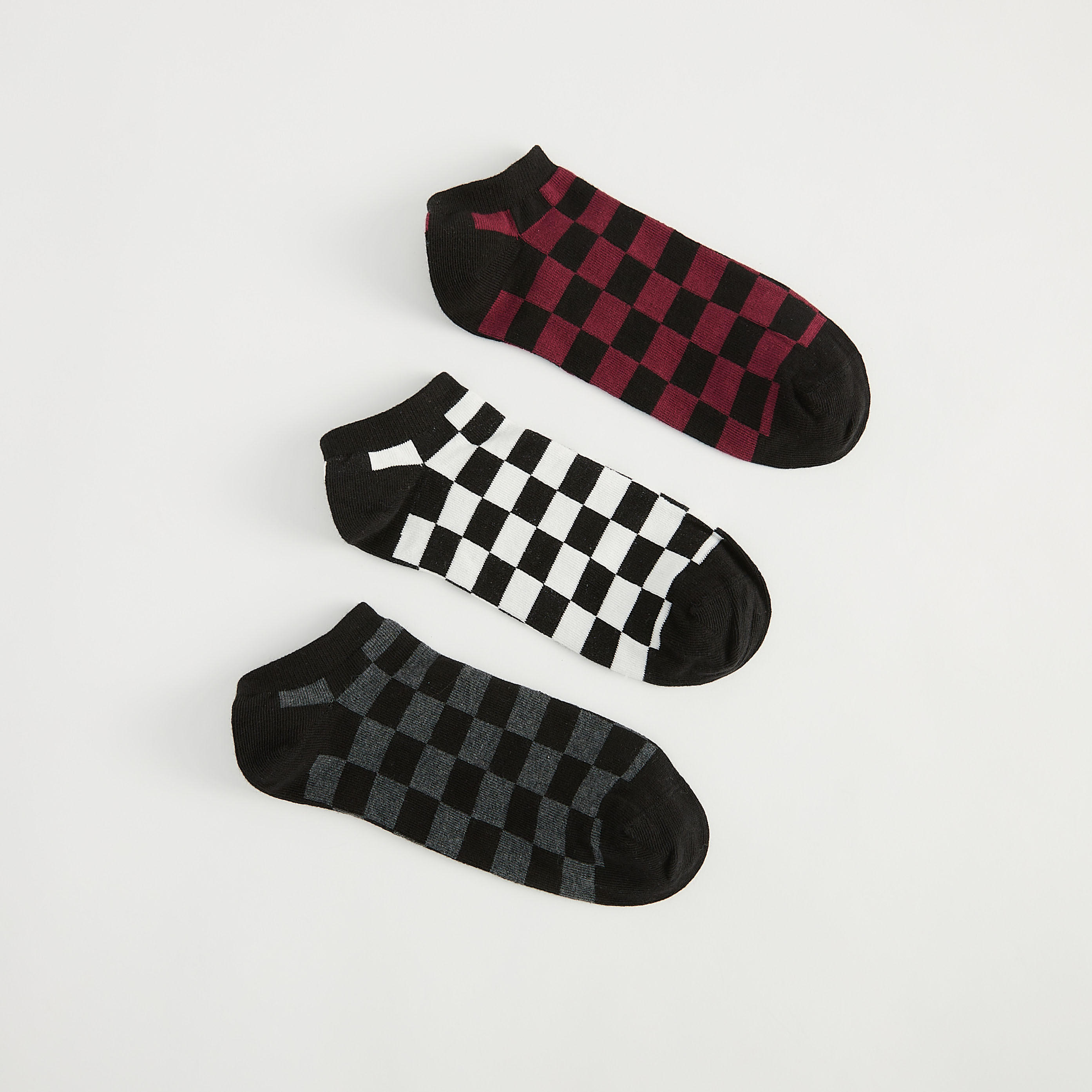 جوارب كاروهات بطول الكاحل - طقم من 3 أزواج-men-socks-image-1