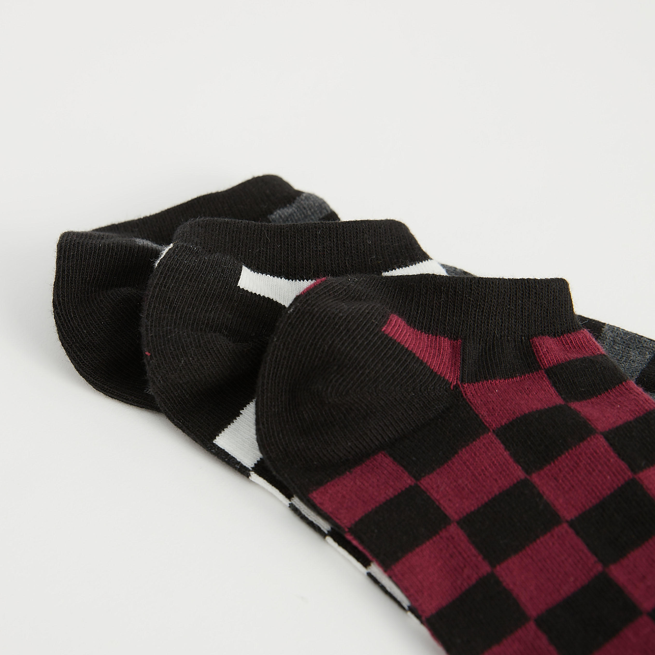 جوارب كاروهات بطول الكاحل - طقم من 3 أزواج-men-socks-image-4
