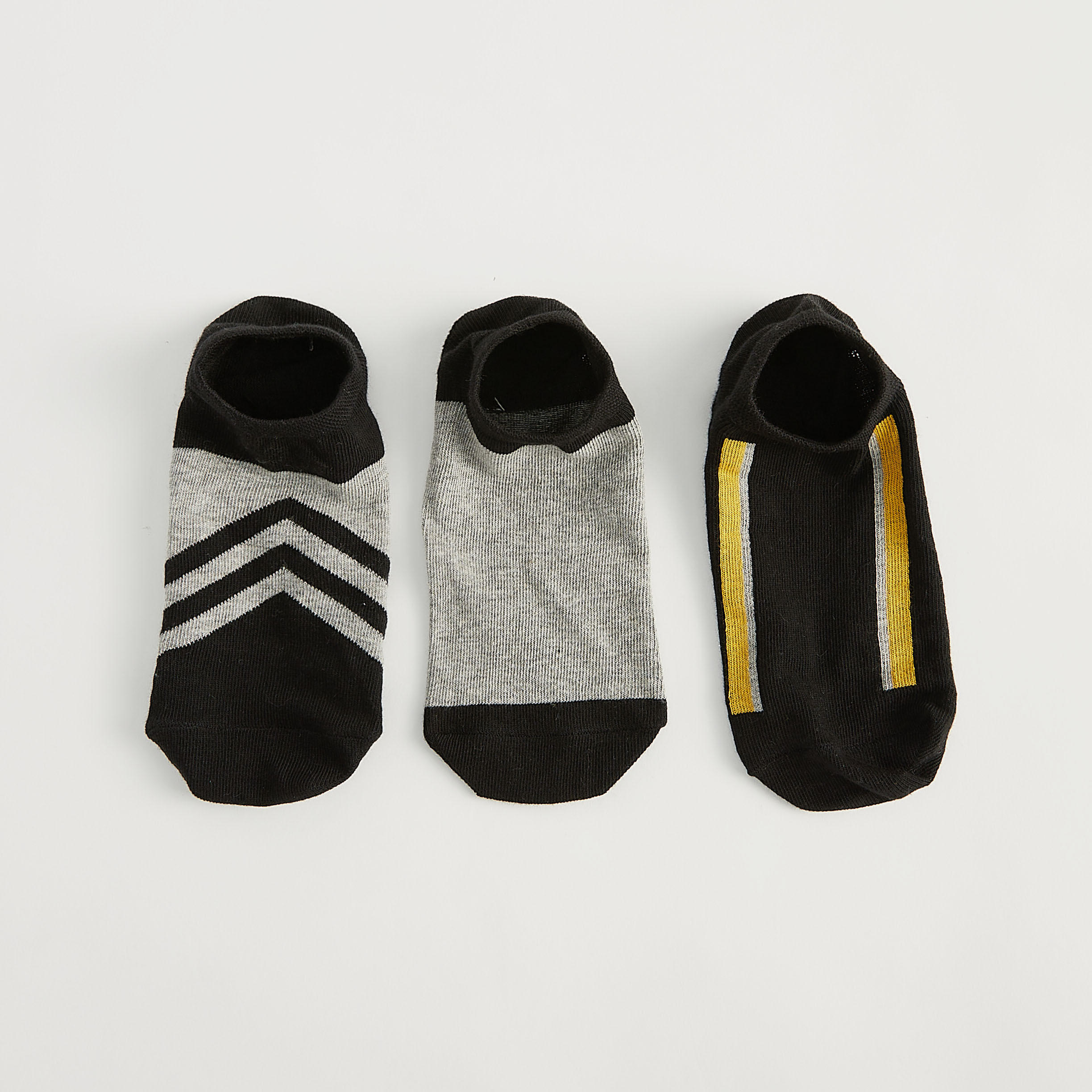 جوارب غير مرئيّة ومتنوّعة - طقم من 3 أزواج-men-socks-image-4