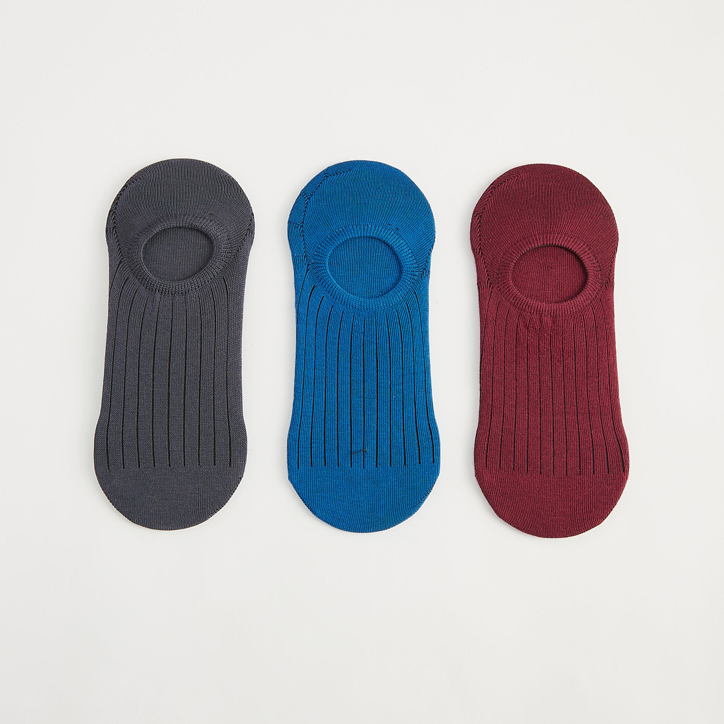 جوارب غير مرئيّة بارزة الملمس - طقم من 3 أزواج-men-socks-image-2