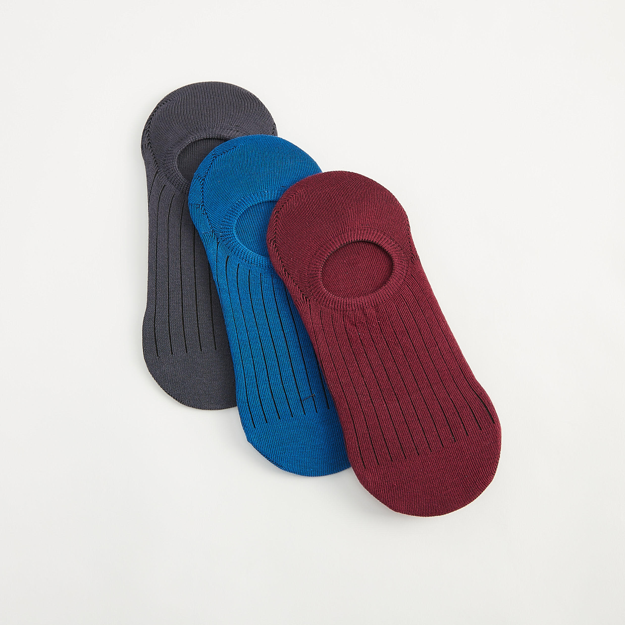 جوارب غير مرئيّة بارزة الملمس - طقم من 3 أزواج-men-socks-image-3