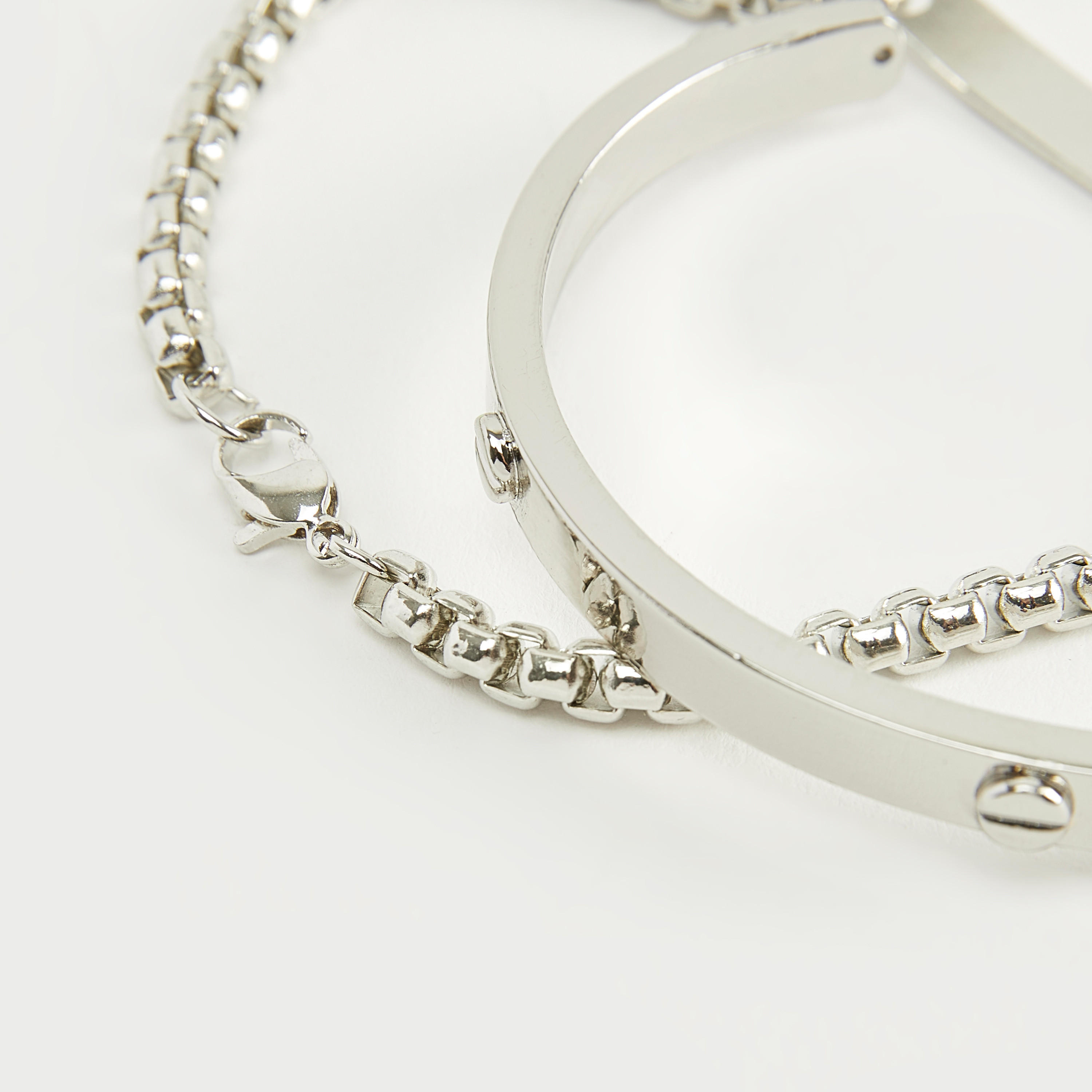 أساور مزينة - طقم من 2 قطع-men-watchesandjewellery-bracelets-image-3