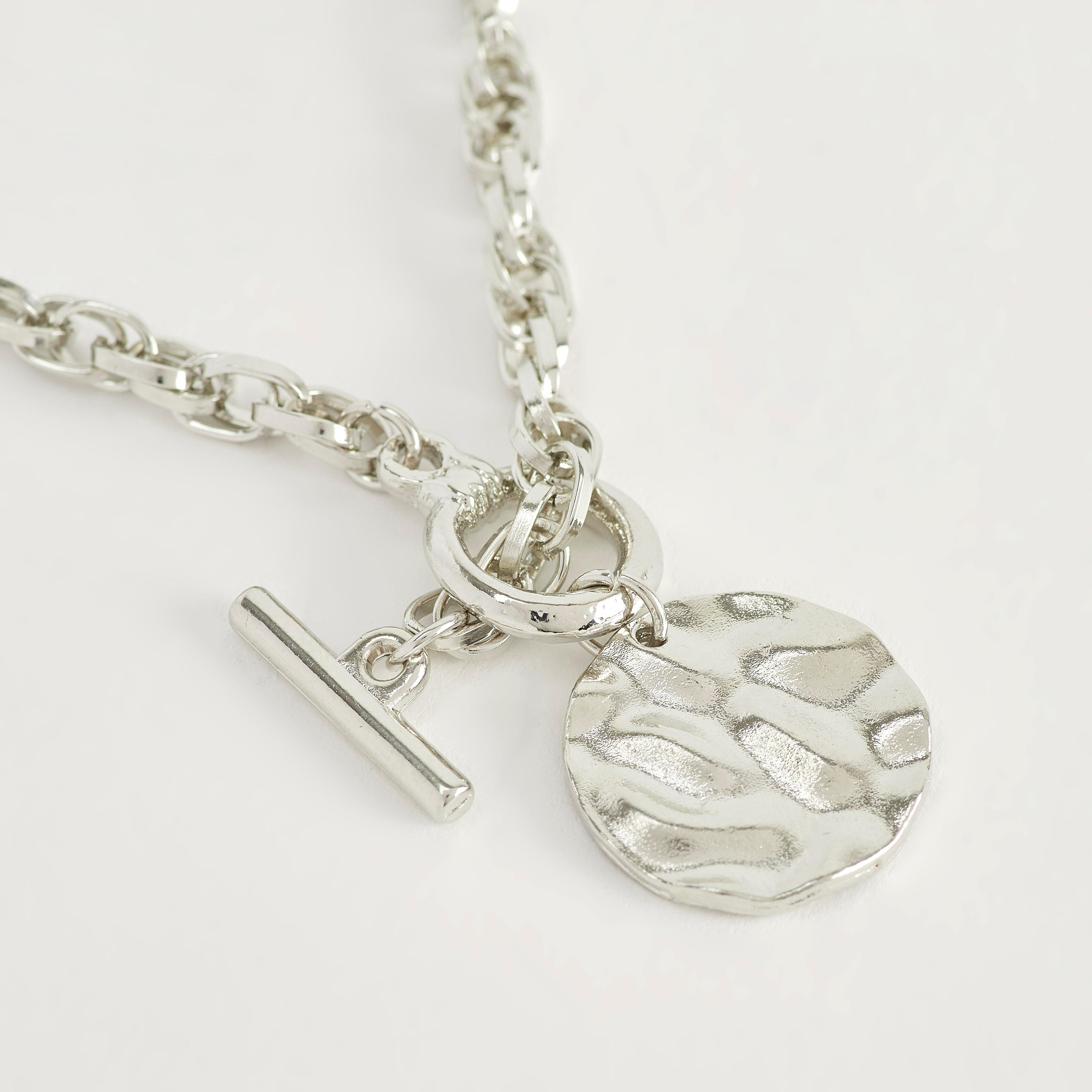 قلادة سلسلة بدلّاية مستديرة بارزة الملمس-men-watchesandjewellery-necklacesandpendants-image-2