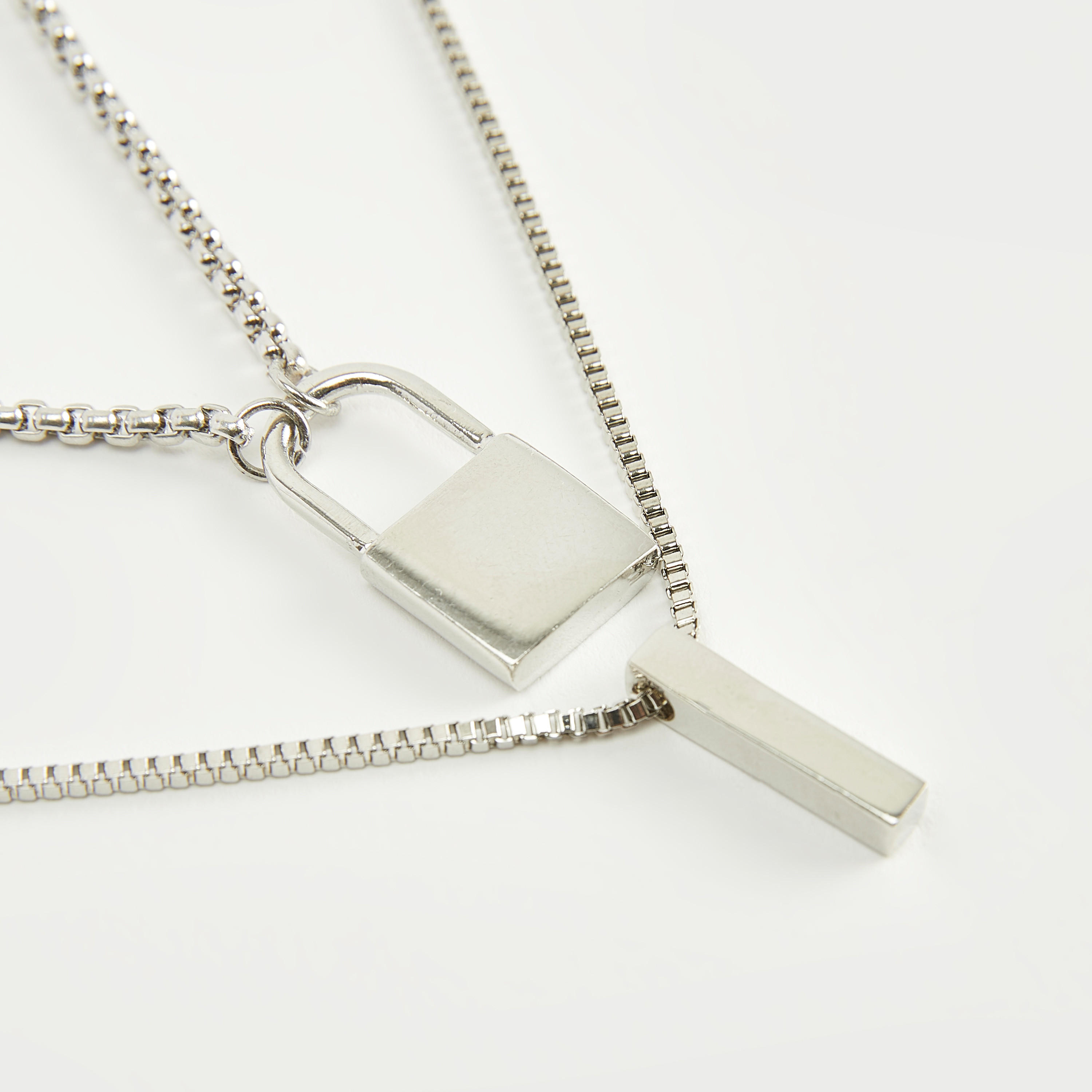 عقد بدلّاية متعدّدة الطبقات ومشبك للإغلاق-men-watchesandjewellery-necklacesandpendants-image-2