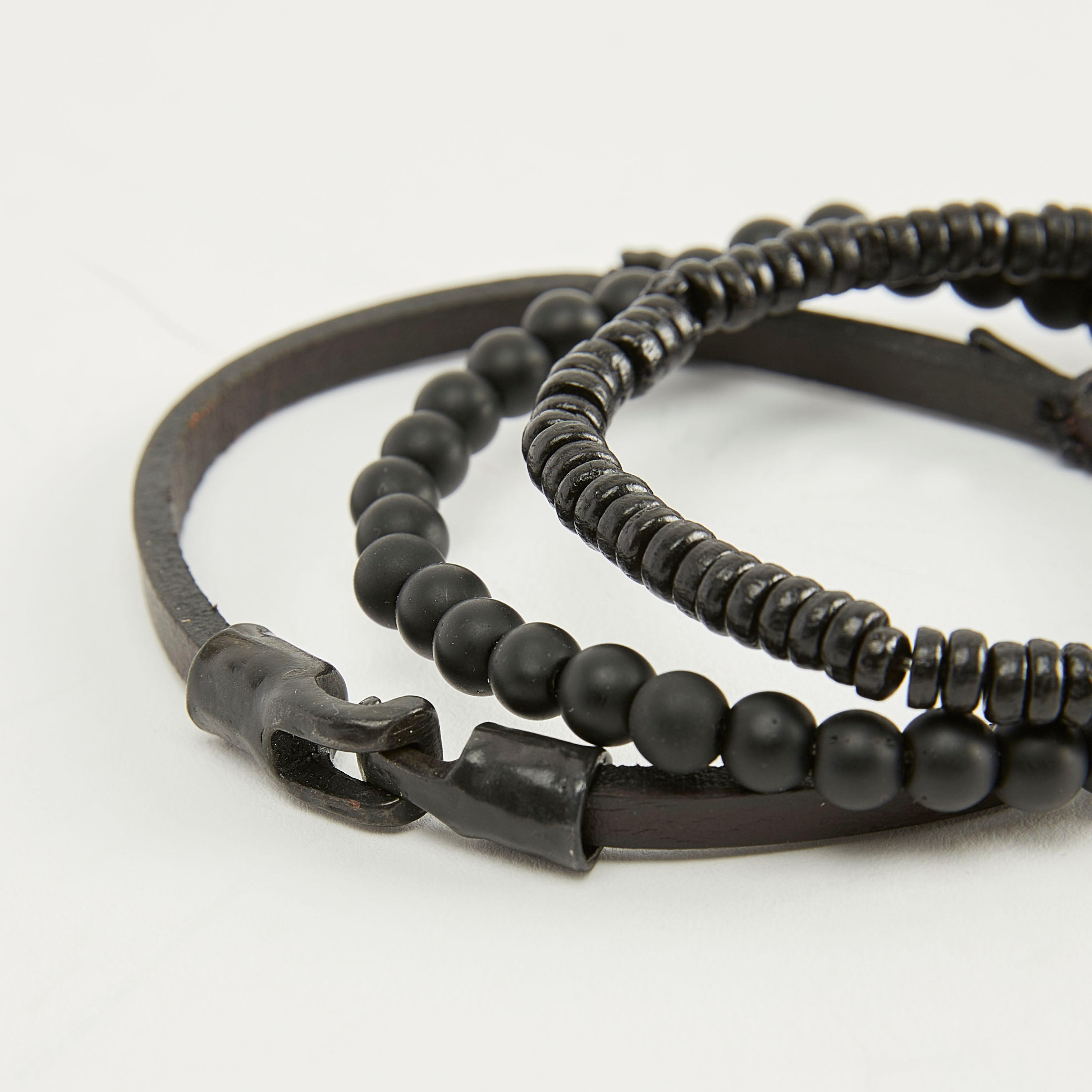 أساور متنوعة - طقم من 3 قطع-men-watchesandjewellery-bracelets-image-2