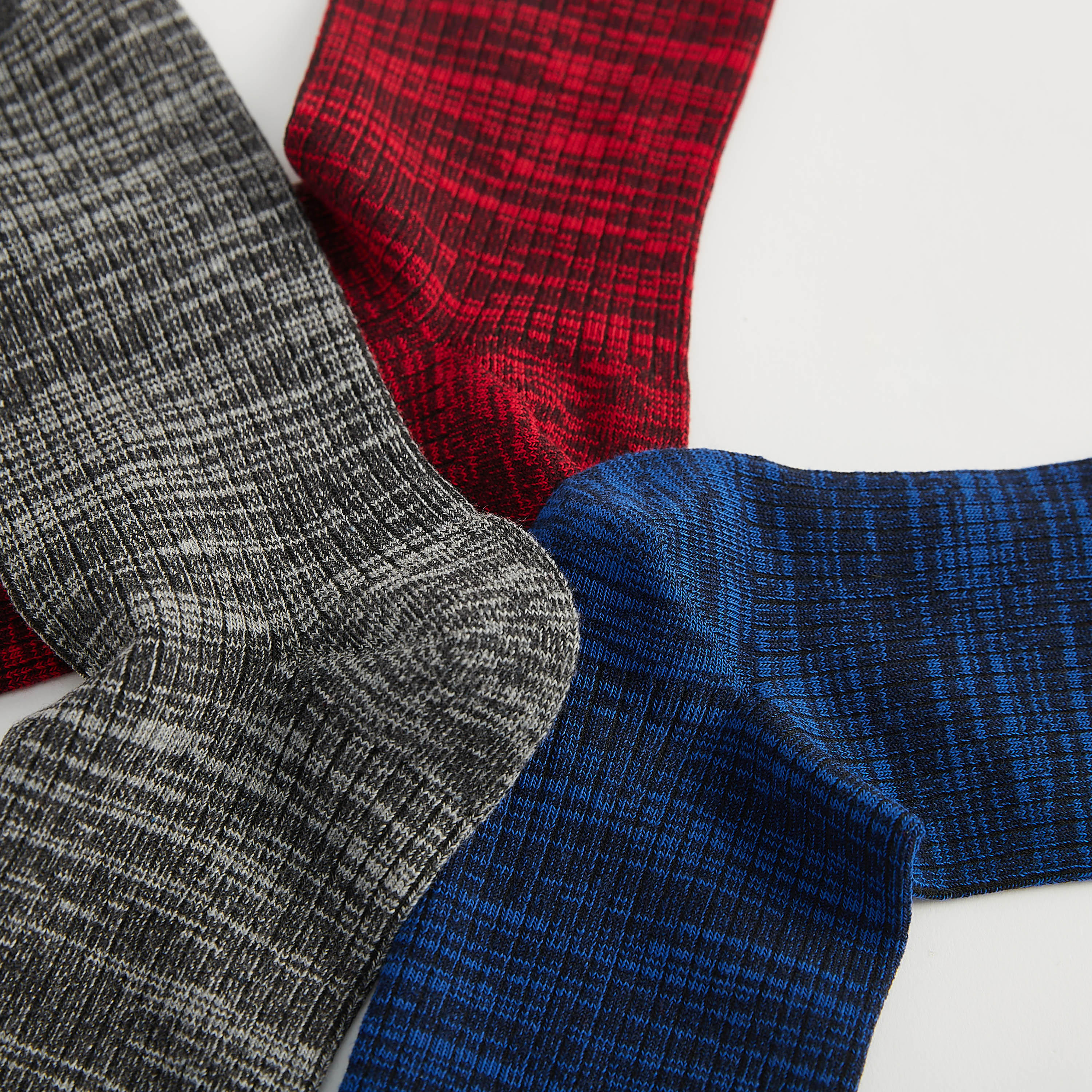 جوارب مضلّعة بطول ربلة الساق - طقم من 3-men-socks-image-4