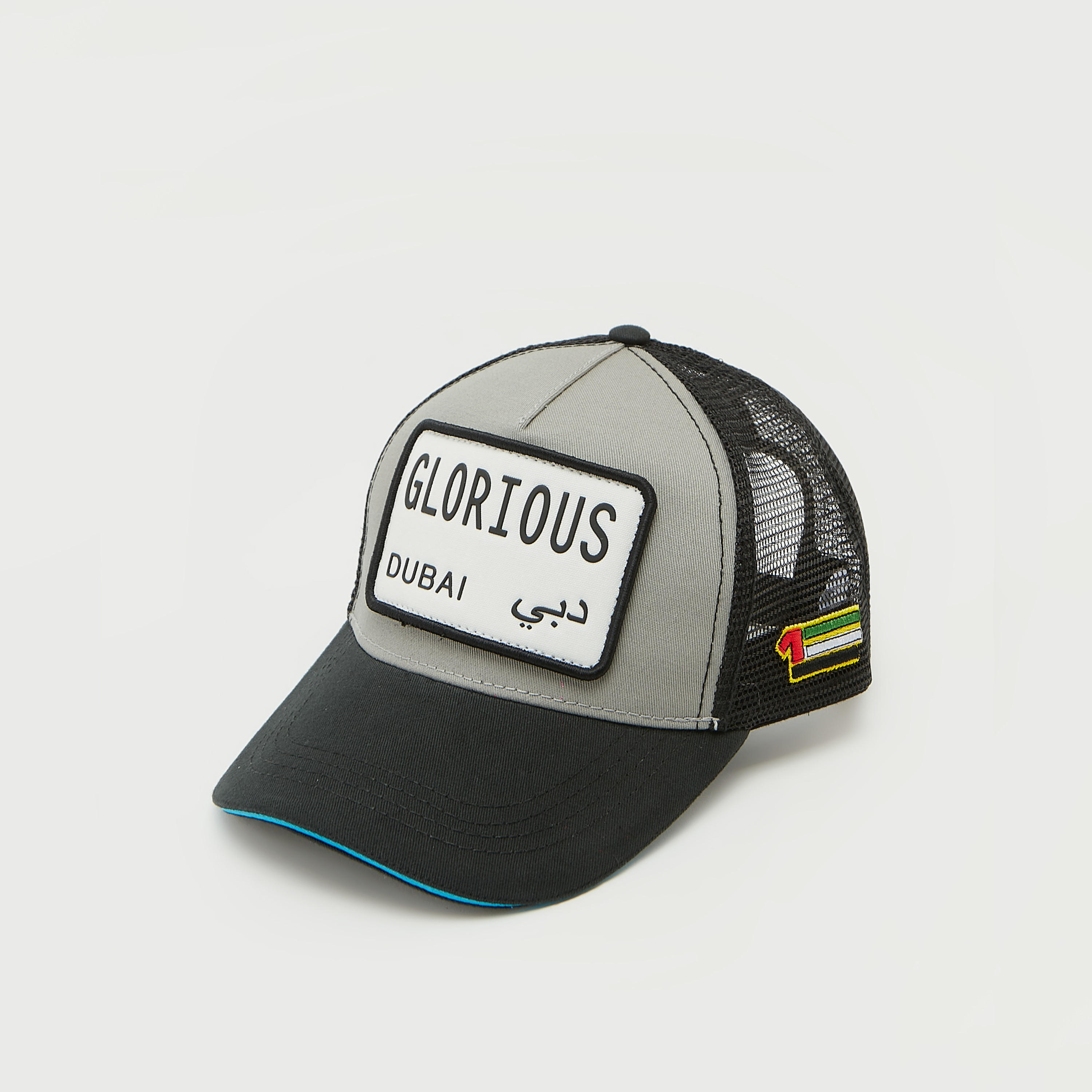 كاب بتفاصيل شبكيّة ومزخرفة وزر إغلاق-men-caps-image-1