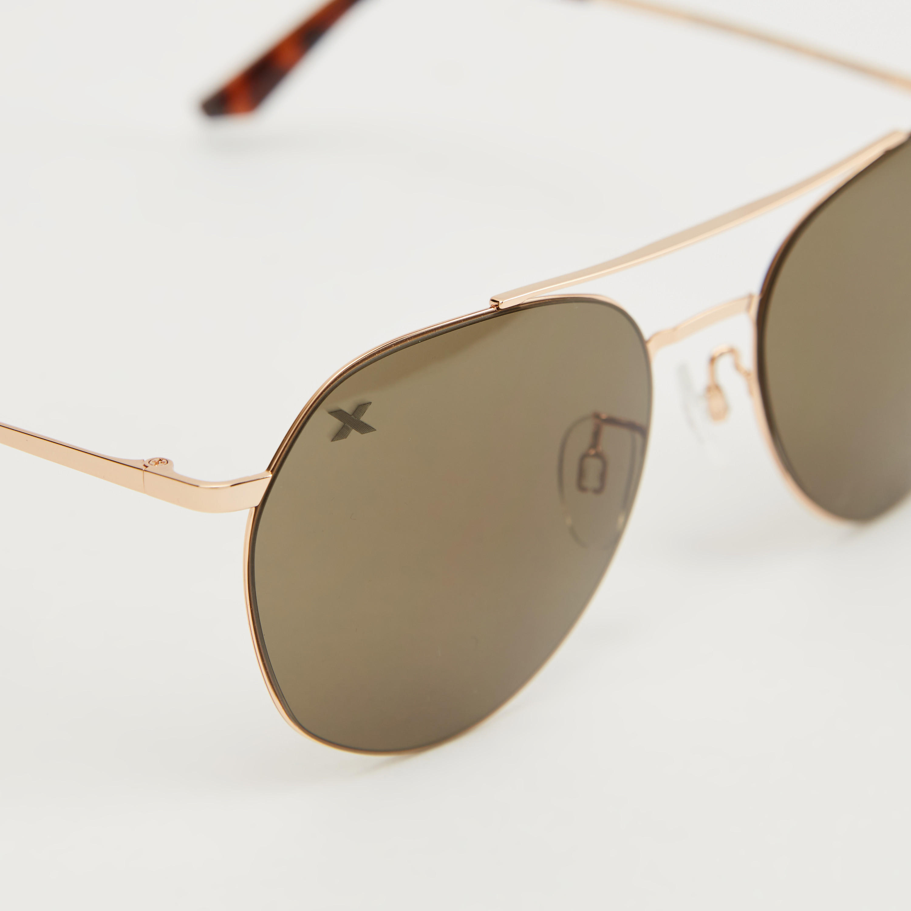 نظارة شمسية بإطار كامل ووسادات أنف من أوكيالي-men-sunglasses-image-3