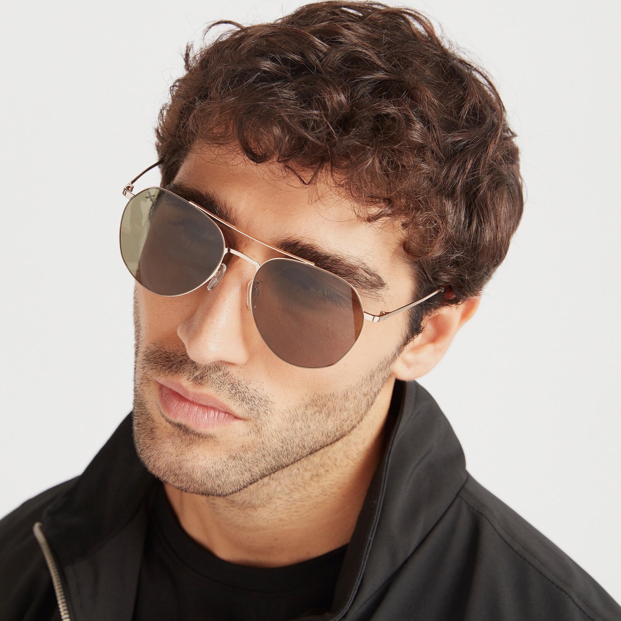 نظارة شمسية بإطار كامل ووسادات أنف من أوكيالي-men-sunglasses-image-2