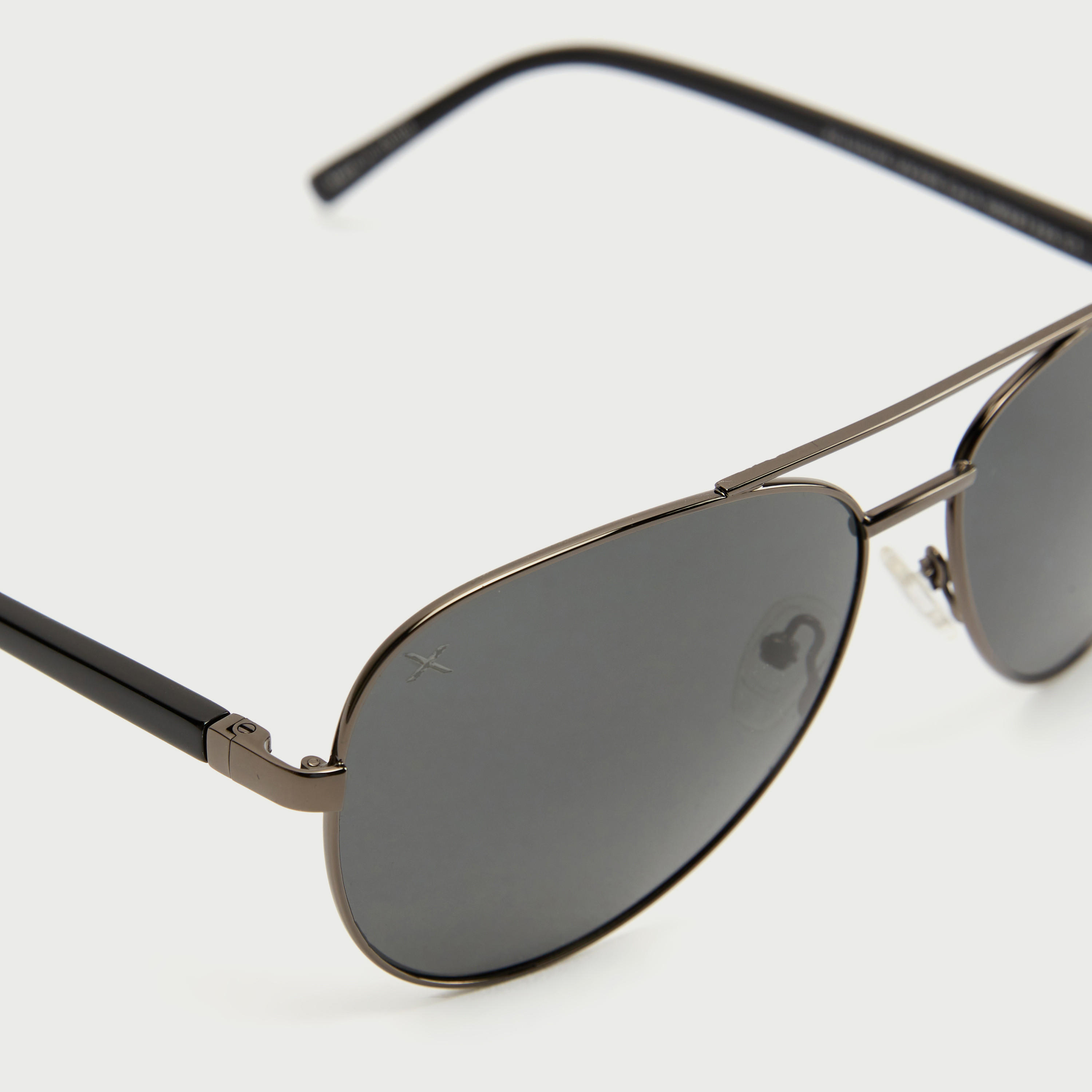 نظّارة شمسية أفياتور بإطار كامل ووسادات للأنف من أوكيالي-men-sunglasses-image-3