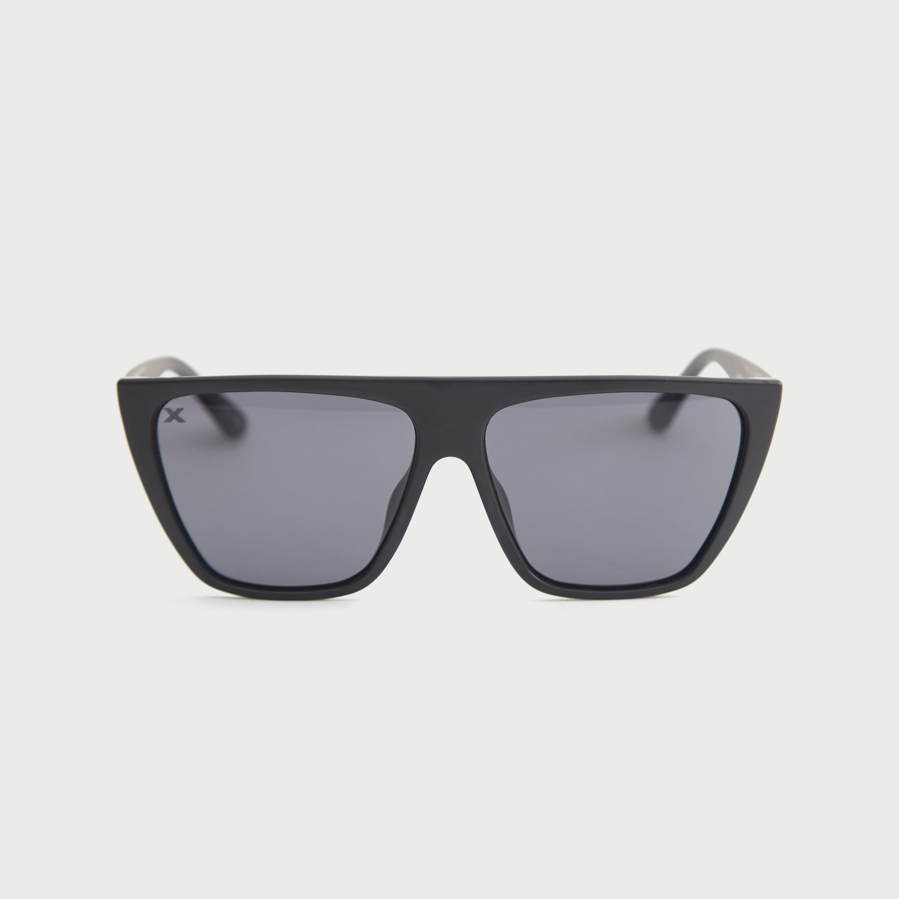 نظارة شمسية بعدسات ملونة وإطار كامل ووسادات أنف من أوكيالي-men-sunglasses-image-5
