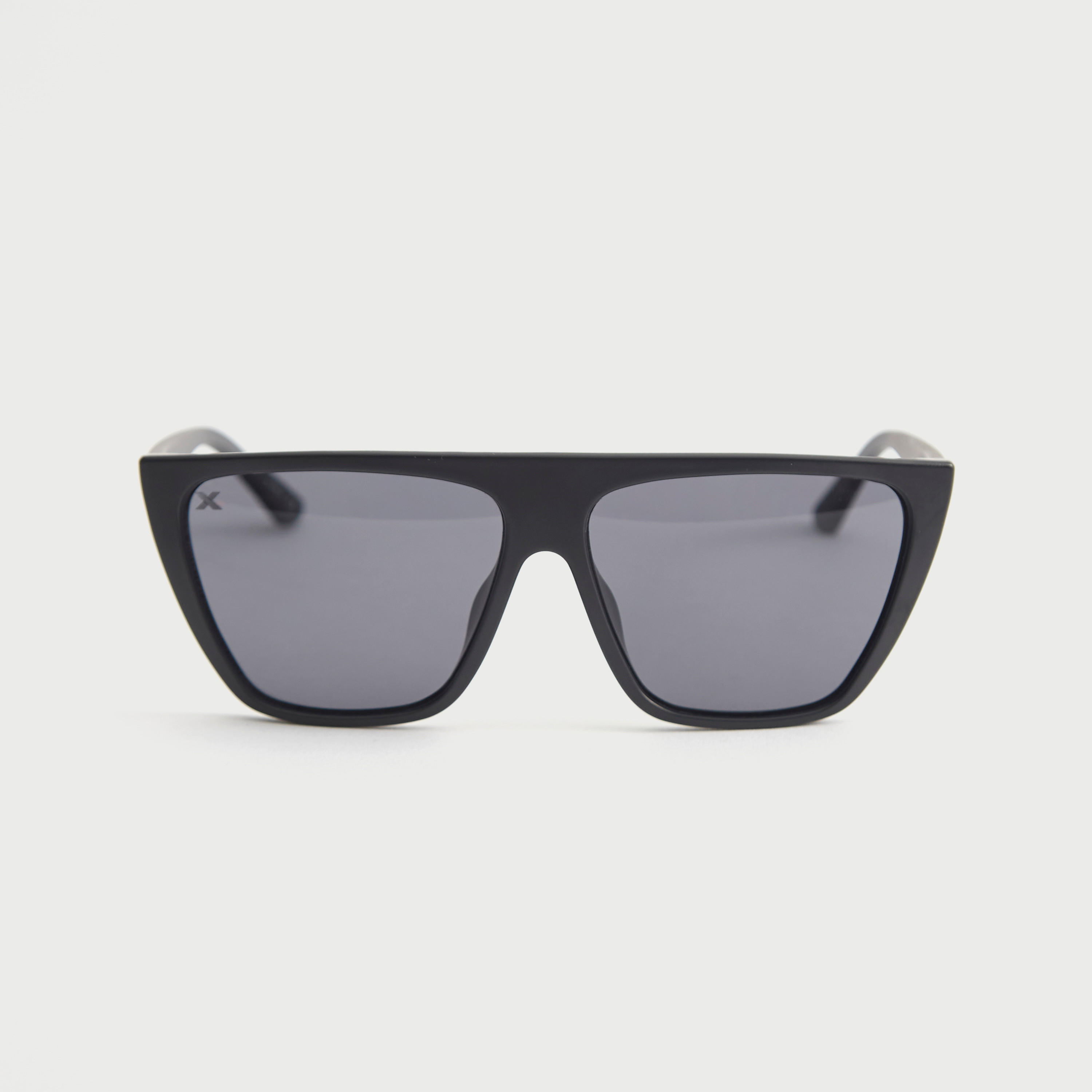 نظارة شمسية بعدسات ملونة وإطار كامل ووسادات أنف من أوكيالي-men-sunglasses-image-5