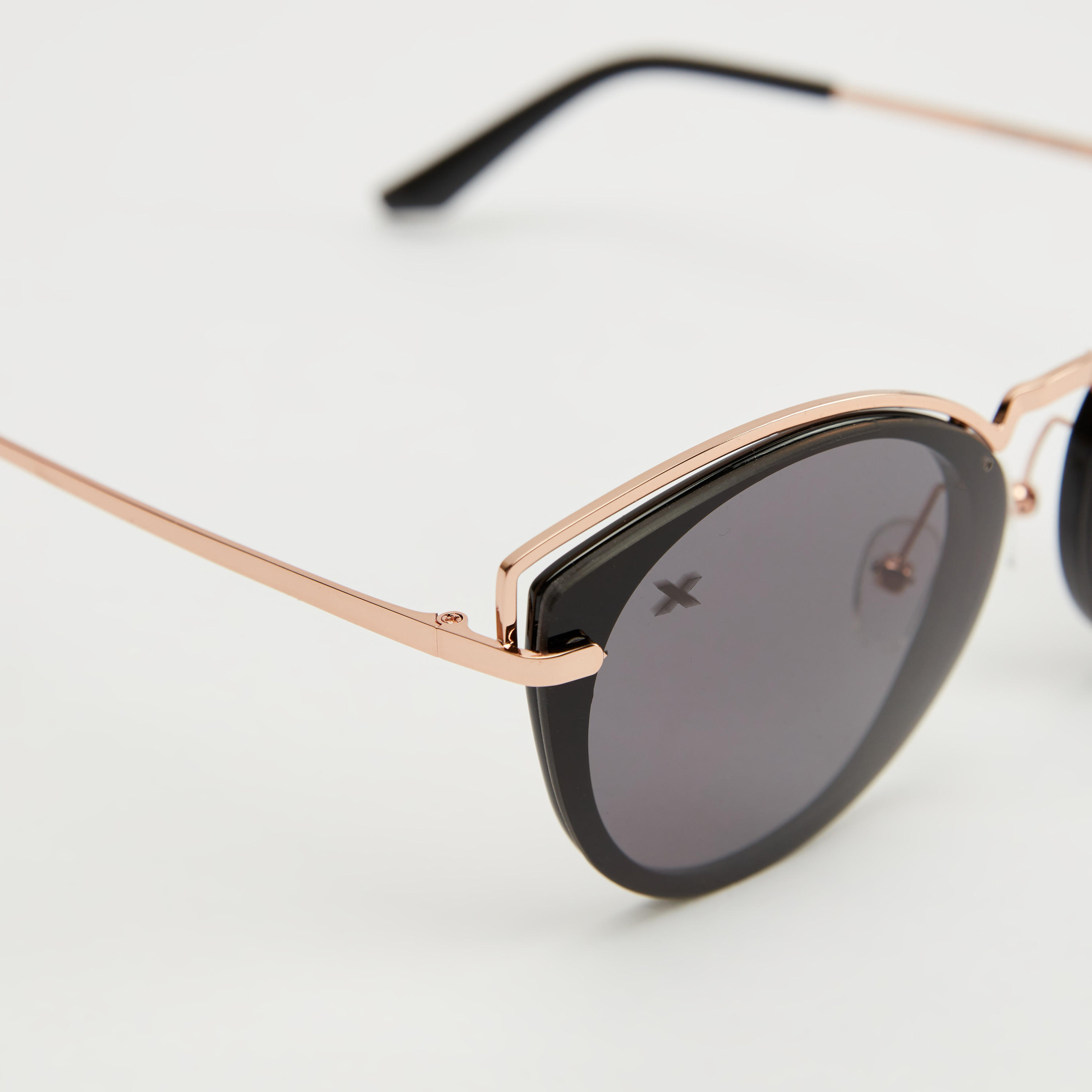 نظارة شمسية عين القطة بإطار كامل ووسادات أنف من أوكيالي-men-sunglasses-image-2
