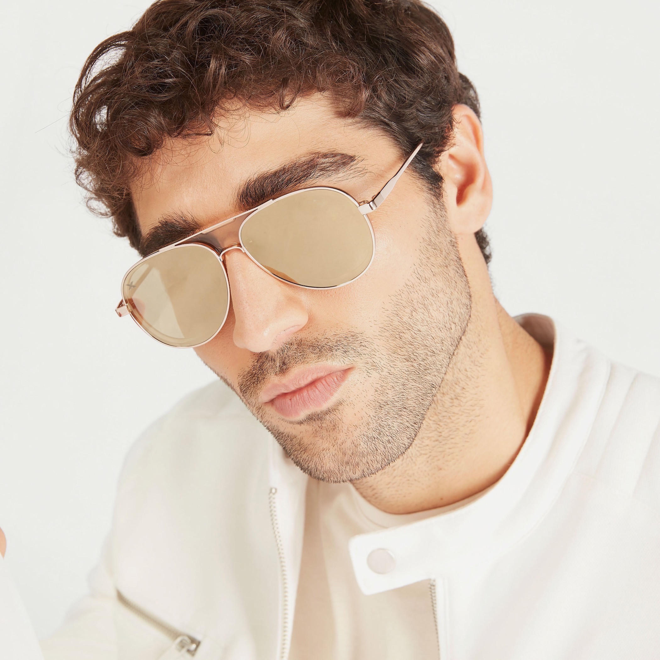 نظارة شمسية افياتور بعدسات ملونة كاملة الحواف مع وسادات للأنف من أوكيالي-men-sunglasses-image-2