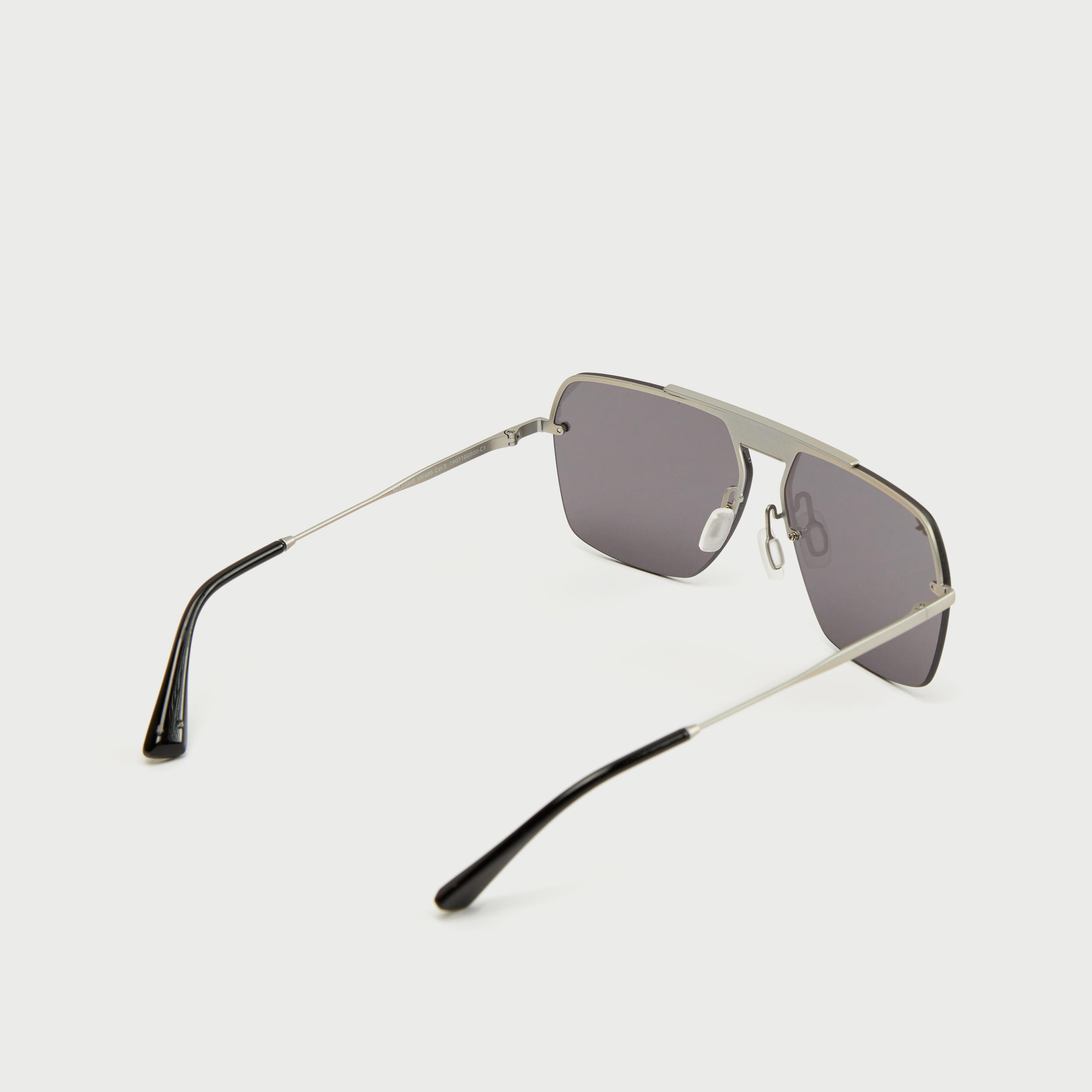 نظّارة شمسية بإطار سداسي ووسادات أنف من أوكيالي-men-sunglasses-image-4