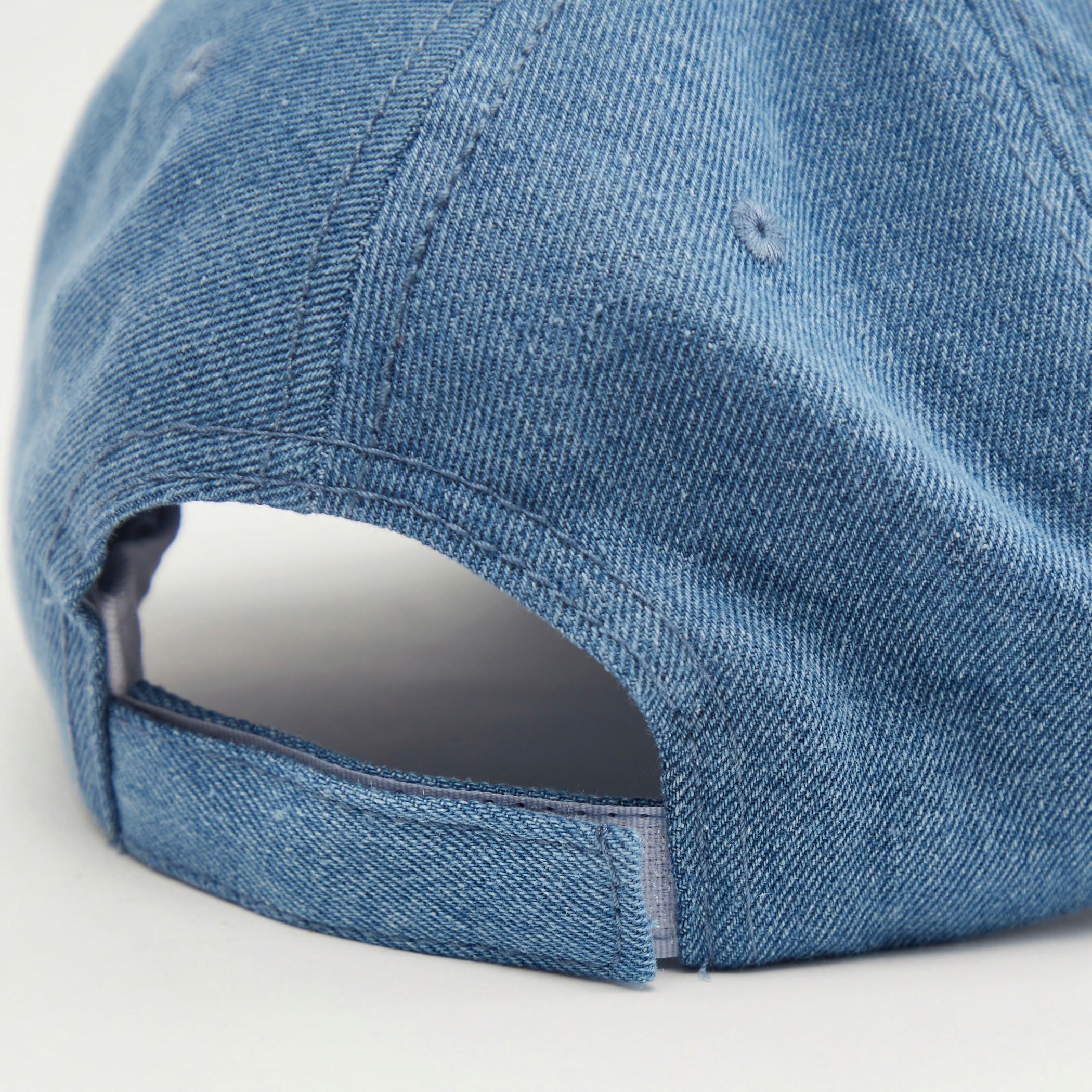 كاب بتطريز توم أند جيري وشريط إغلاق لاصق-men-caps-image-1