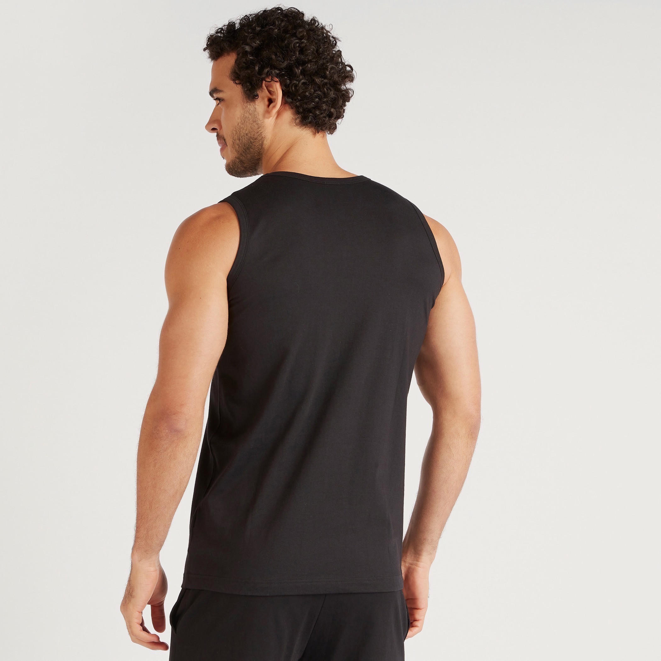 فيستات سادة بياقة ضيقة- طقم من 2 قطع-men-clothing-nightwear-tshirts-image-4
