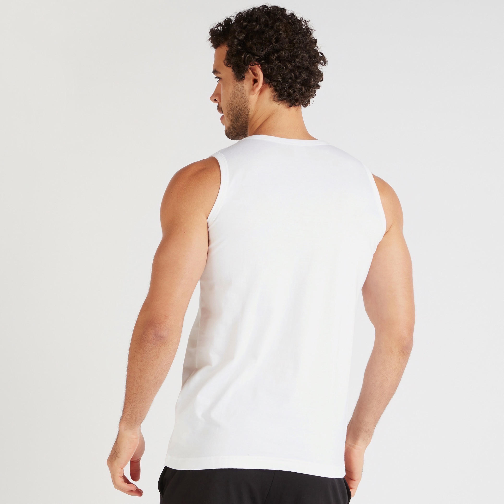 فيستات سادة بياقة ضيقة- طقم من 2 قطع-men-clothing-nightwear-tshirts-image-1