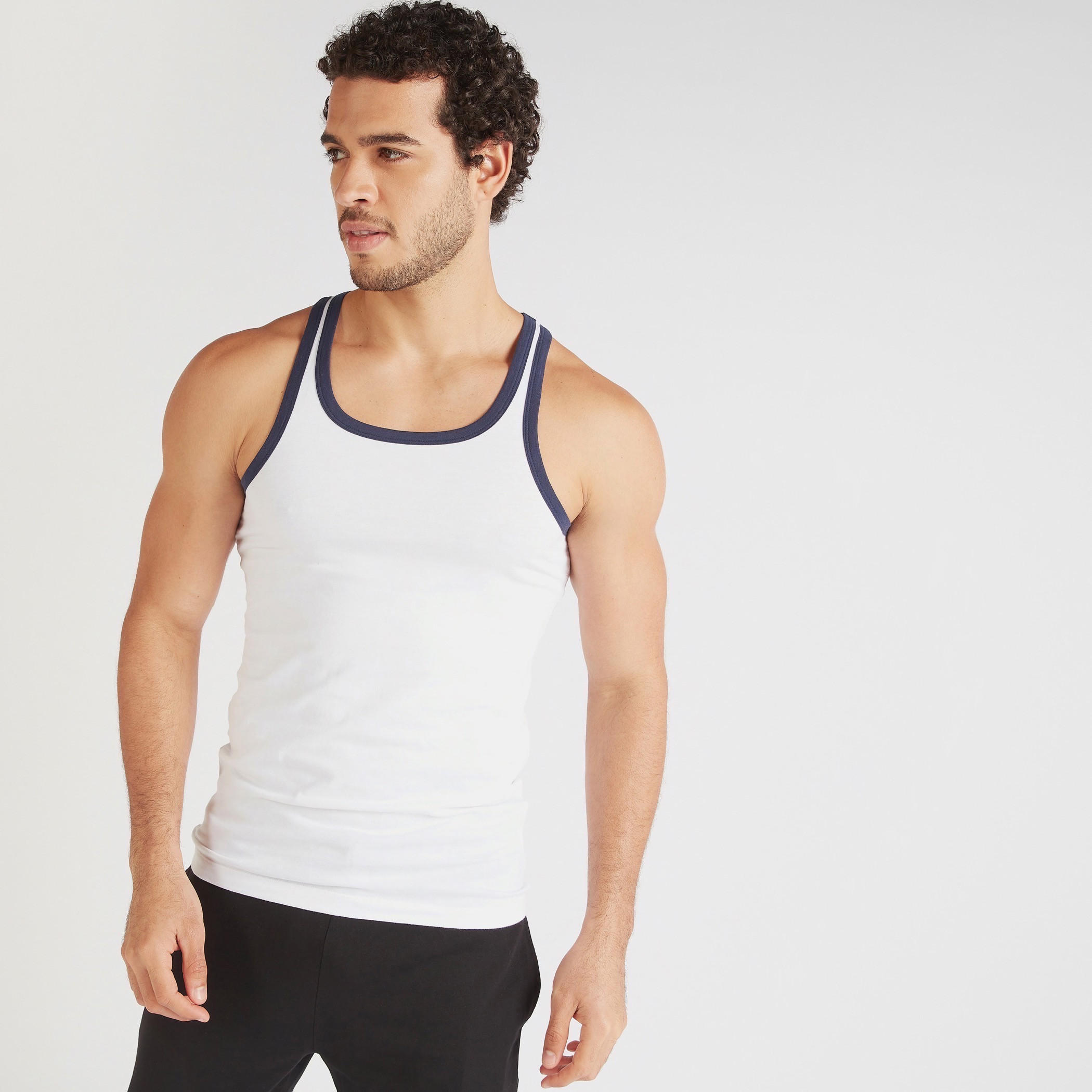 فيست سادة بياقة مستديرة - طقم من قطعتين-men-clothing-nightwear-tshirts-image-7