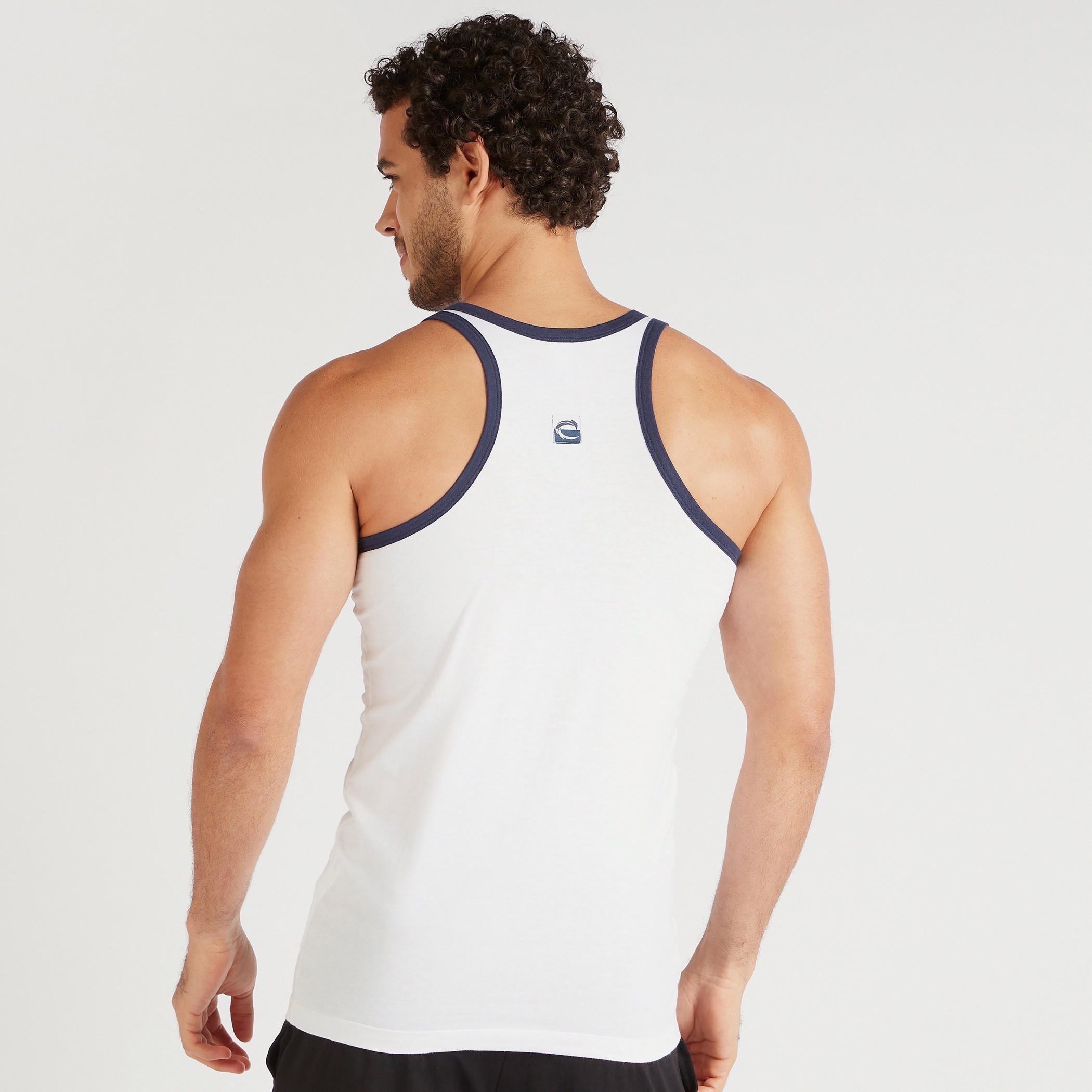 فيست سادة بياقة مستديرة - طقم من قطعتين-men-clothing-nightwear-tshirts-image-4