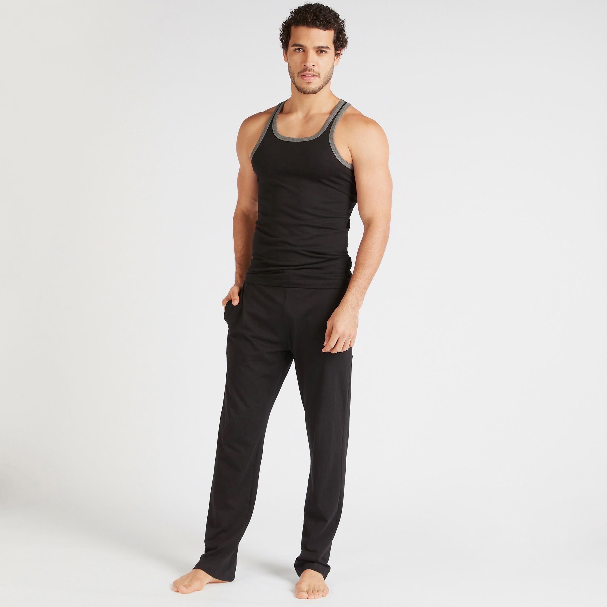 فيست سادة بياقة مستديرة - طقم من قطعتين-men-clothing-nightwear-tshirts-image-2