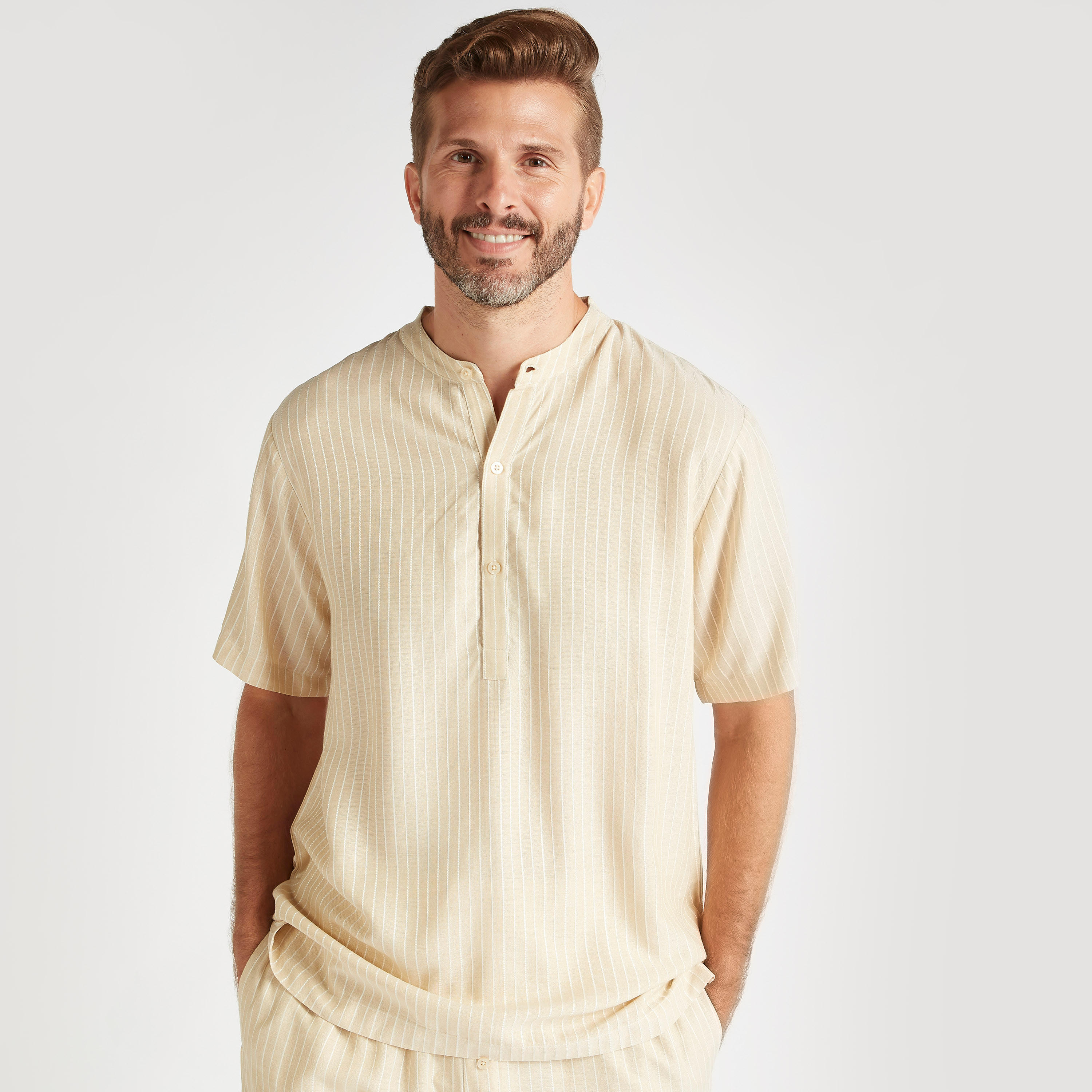طقم بنطلون بيجاما وقميص بياقة ماندارين مقلّمة-men-clothing-nightwear-sets-image-3