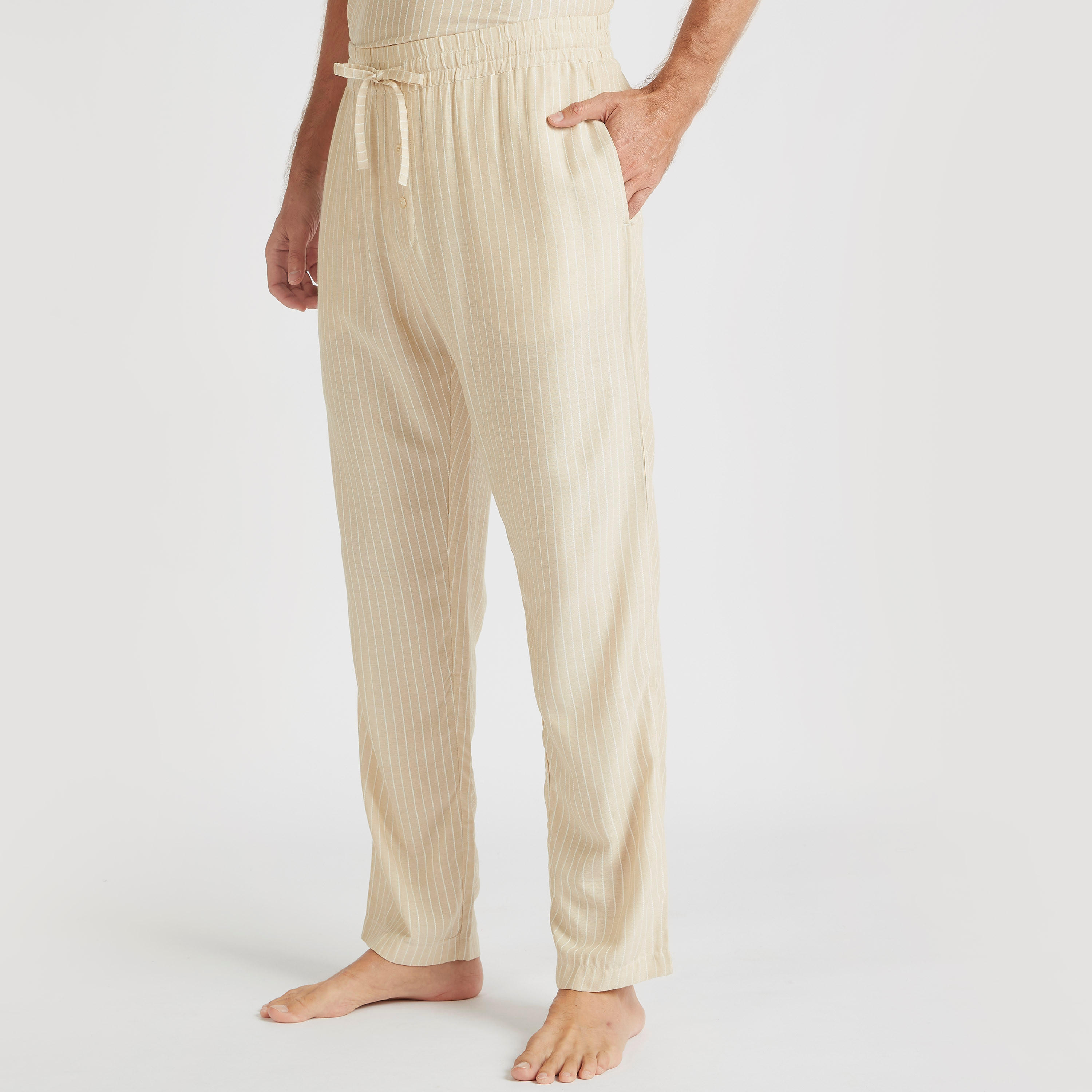 طقم بنطلون بيجاما وقميص بياقة ماندارين مقلّمة-men-clothing-nightwear-sets-image-5