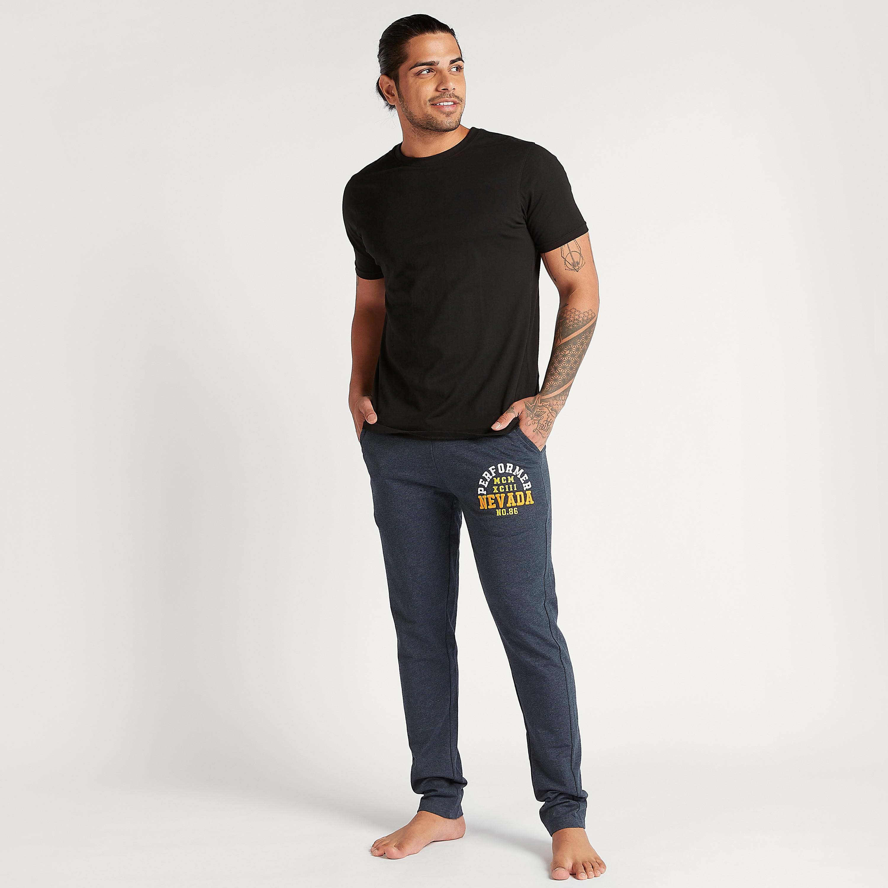 بنطلون بيجاما سادة طويل مطرز برباط إغلاق-men-clothing-nightwear-pyjamaandshorts-image-4