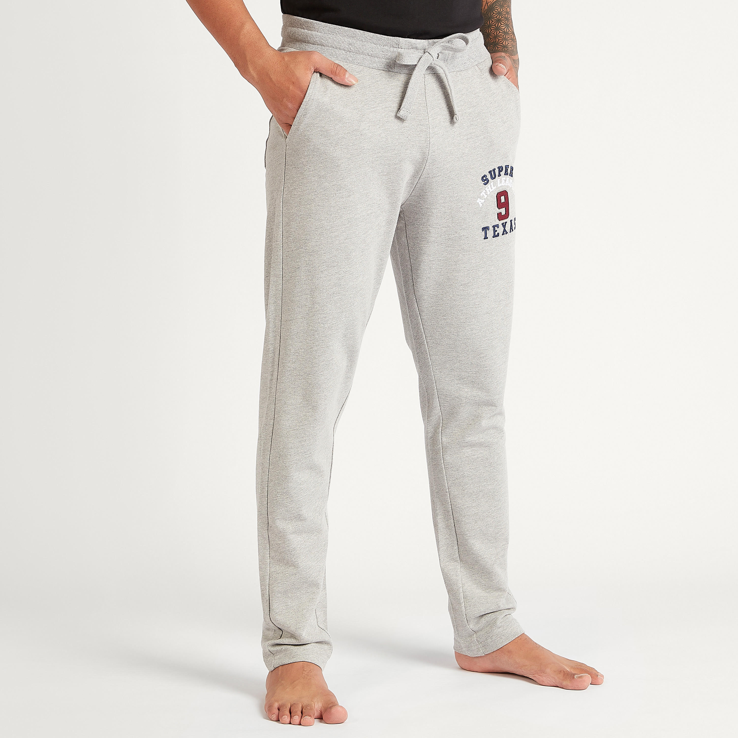 بنطلون بيجاما سادة طويل مطرز برباط إغلاق وجيوب-men-clothing-nightwear-pyjamaandshorts-image-4