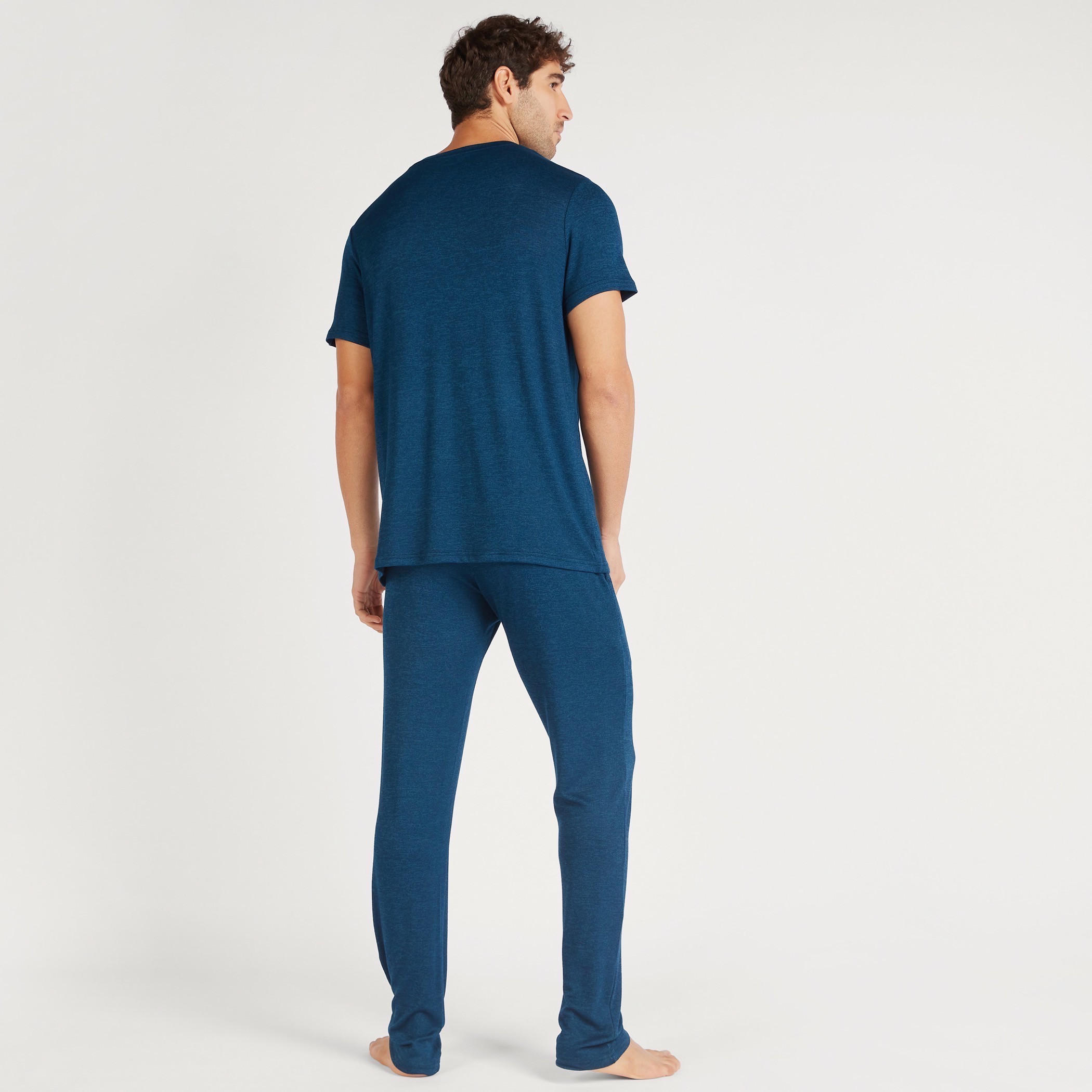 طقم بنطلون بيجاما وتيشيرت سادة بياقة مستديرة-men-clothing-nightwear-sets-image-3