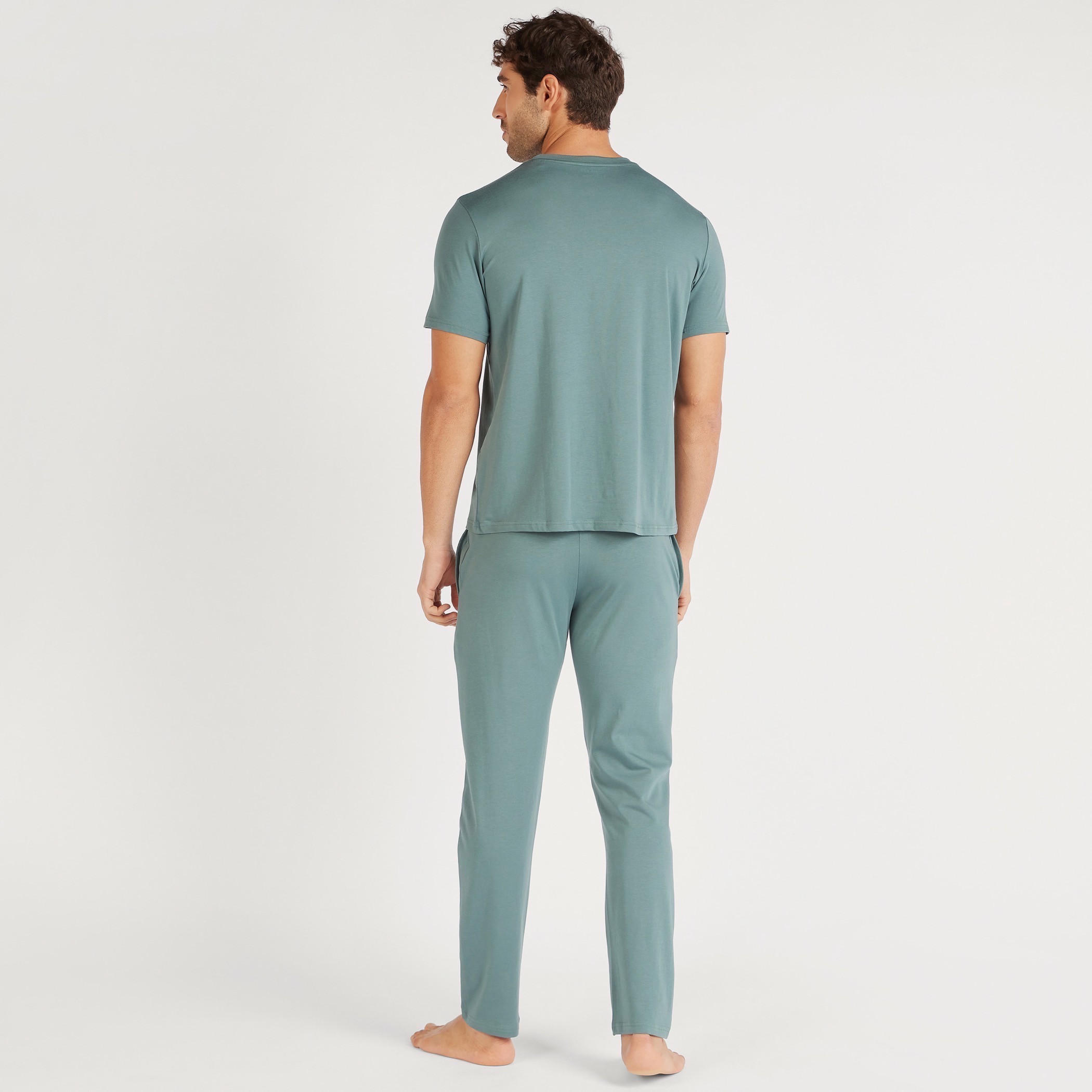 طقم بنطلون بيجاما وتيشيرت سادة بأكمام قصيرة-men-clothing-nightwear-sets-image-2
