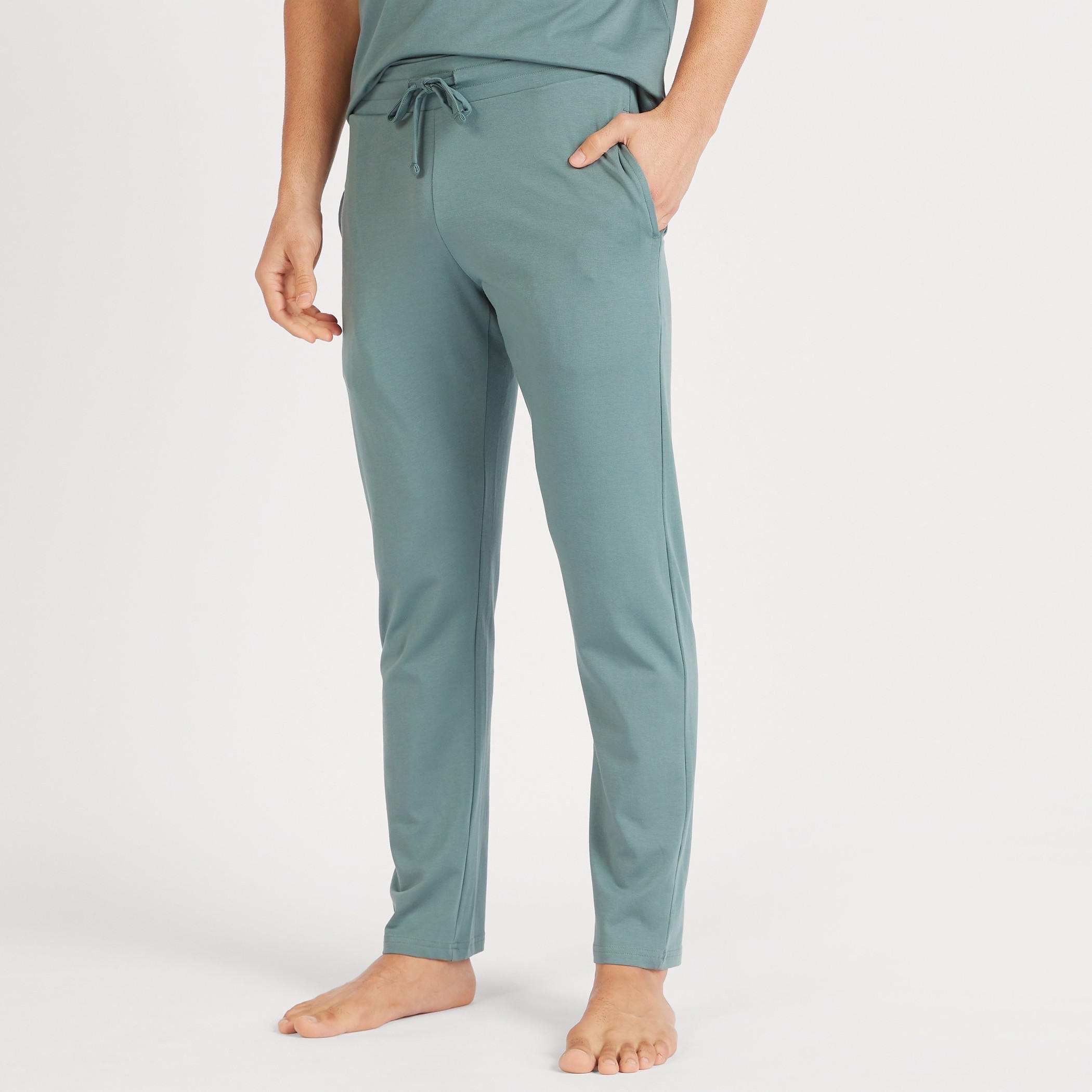 طقم بنطلون بيجاما وتيشيرت سادة بأكمام قصيرة-men-clothing-nightwear-sets-image-1