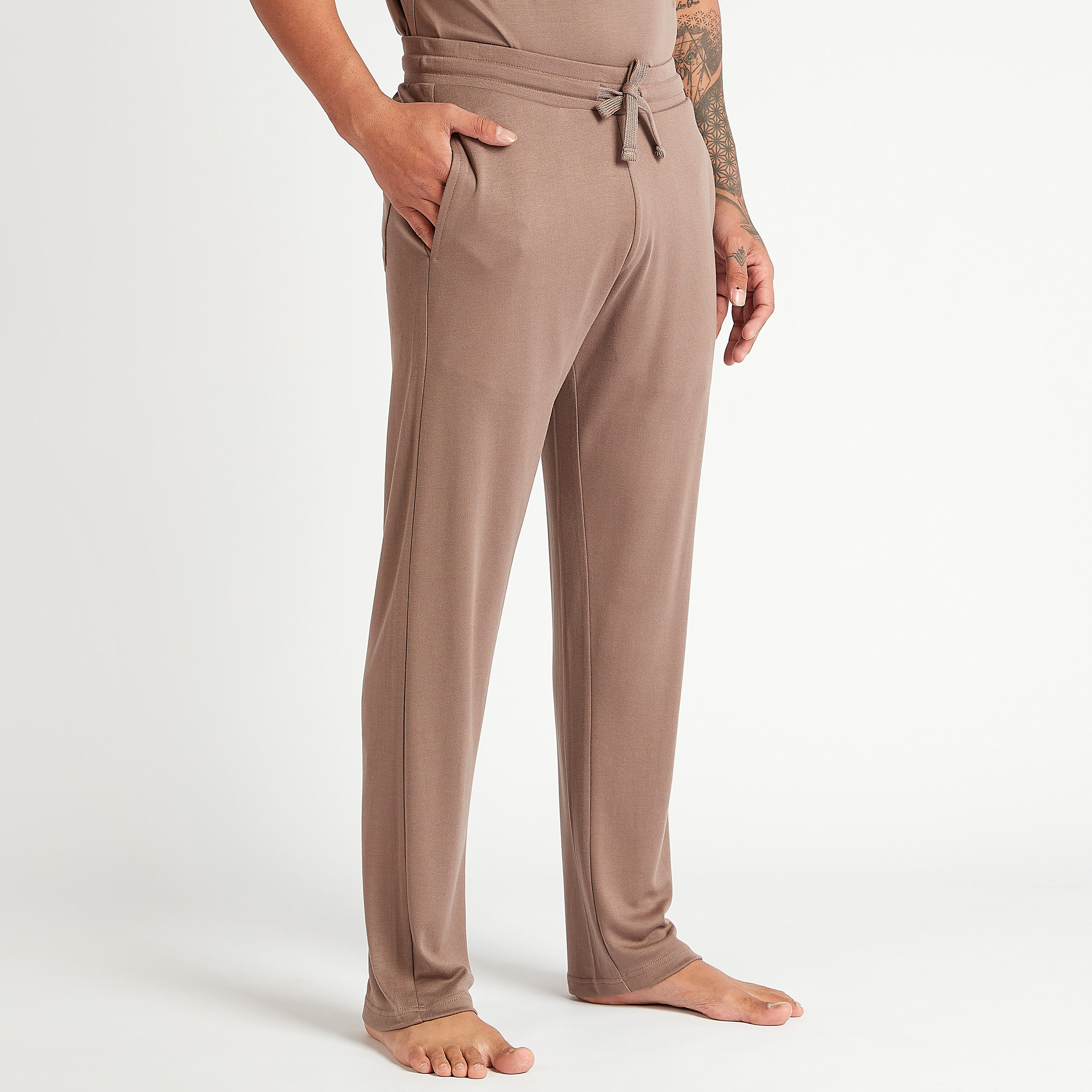 طقم بنطلون بيجاما وتيشيرت سادة بياقة v-men-clothing-nightwear-sets-image-2