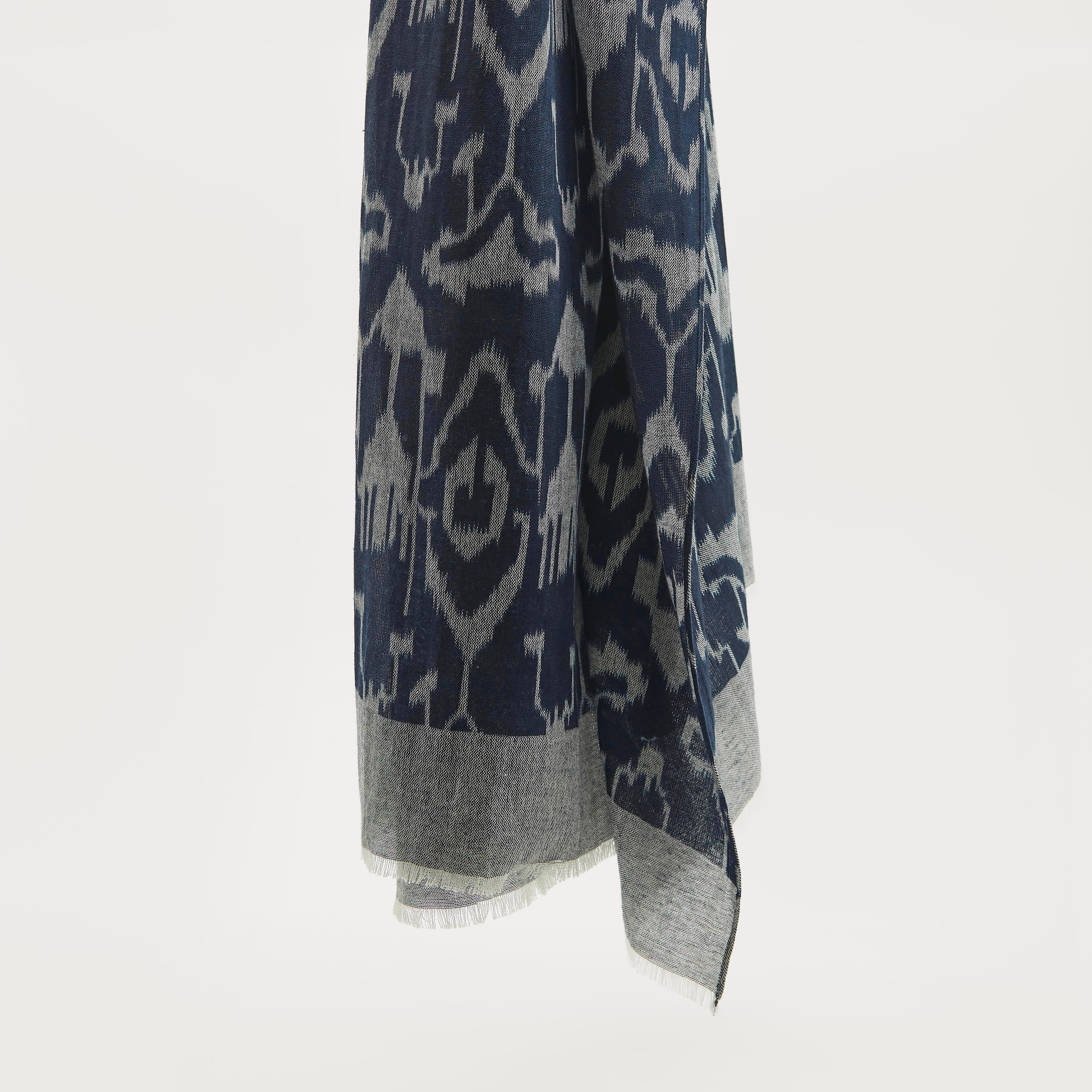 وشاح بطبعات وأطراف بشراشيب-men-scarvesandgloves-image-1