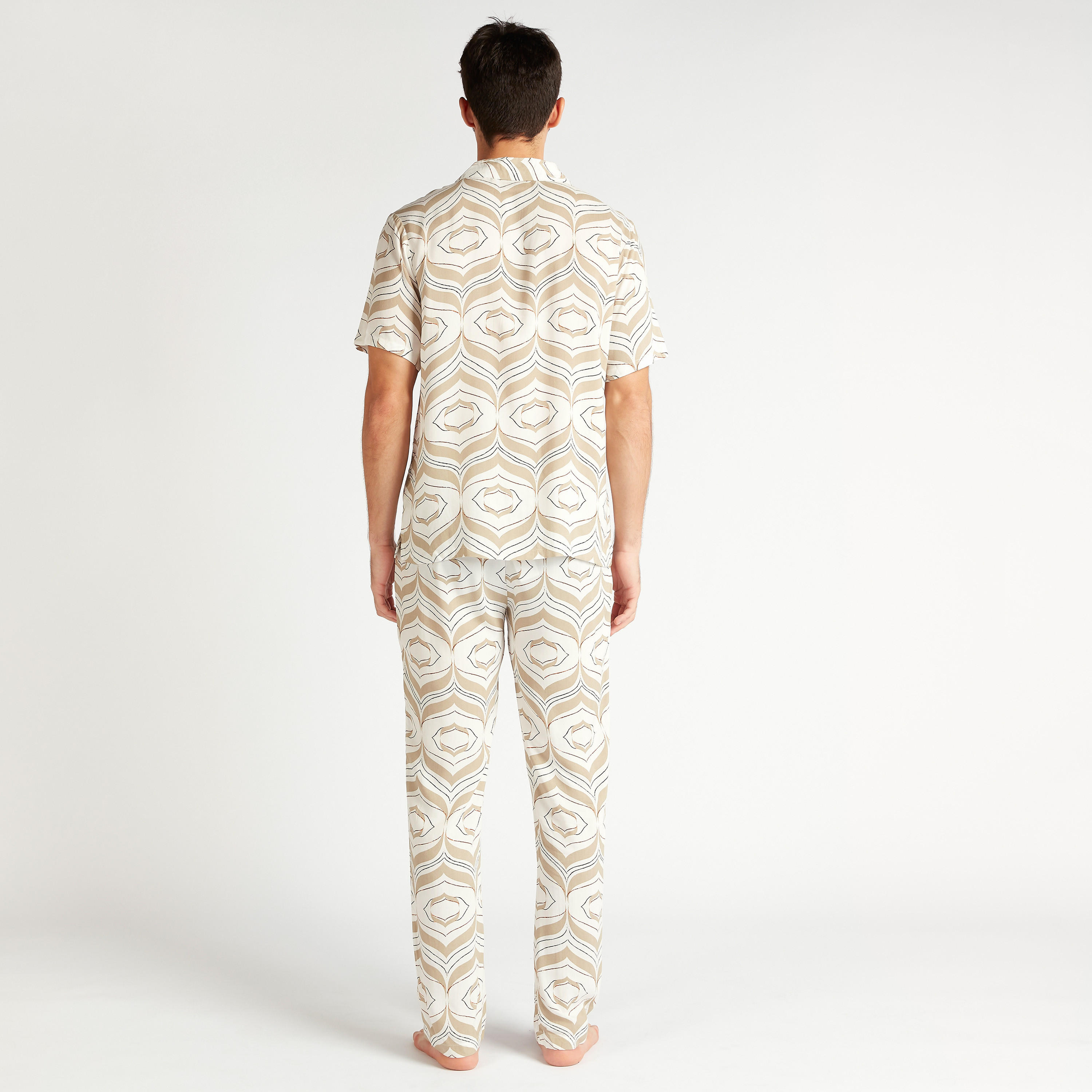 طقم بنطلون بيجاما كامل الطول وتيشيرت بطبعات بالكامل-men-clothing-nightwear-sets-image-5