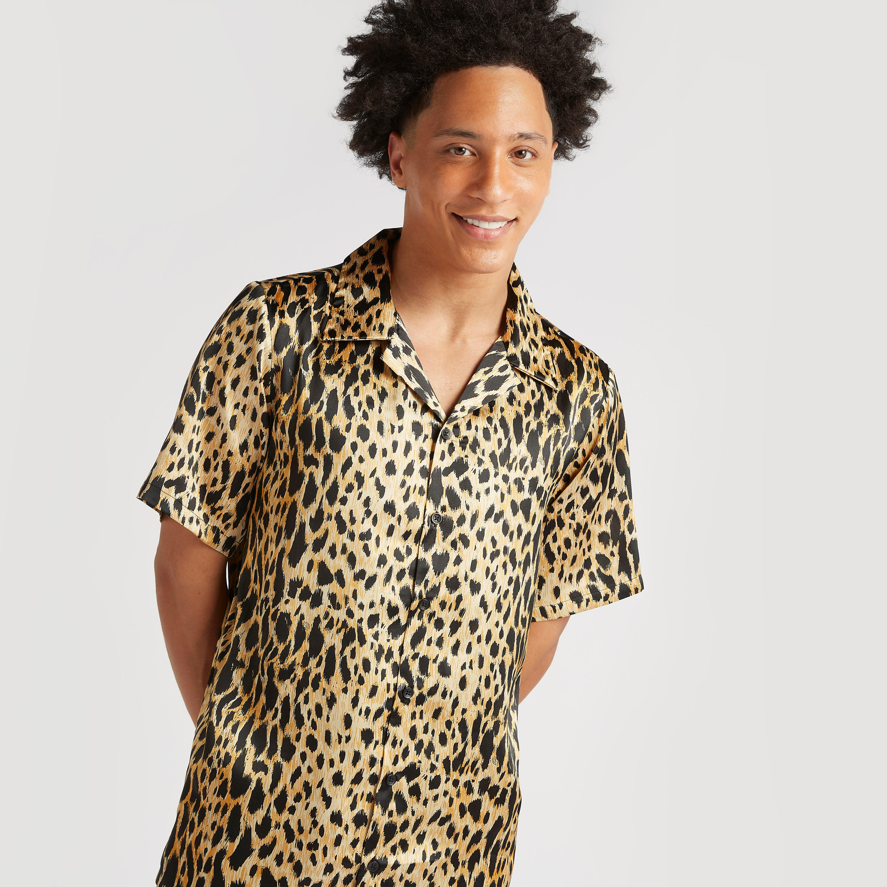 طقم شورت وقميص ذو ياقة وطبعة حيوانات-men-clothing-nightwear-sets-image-5