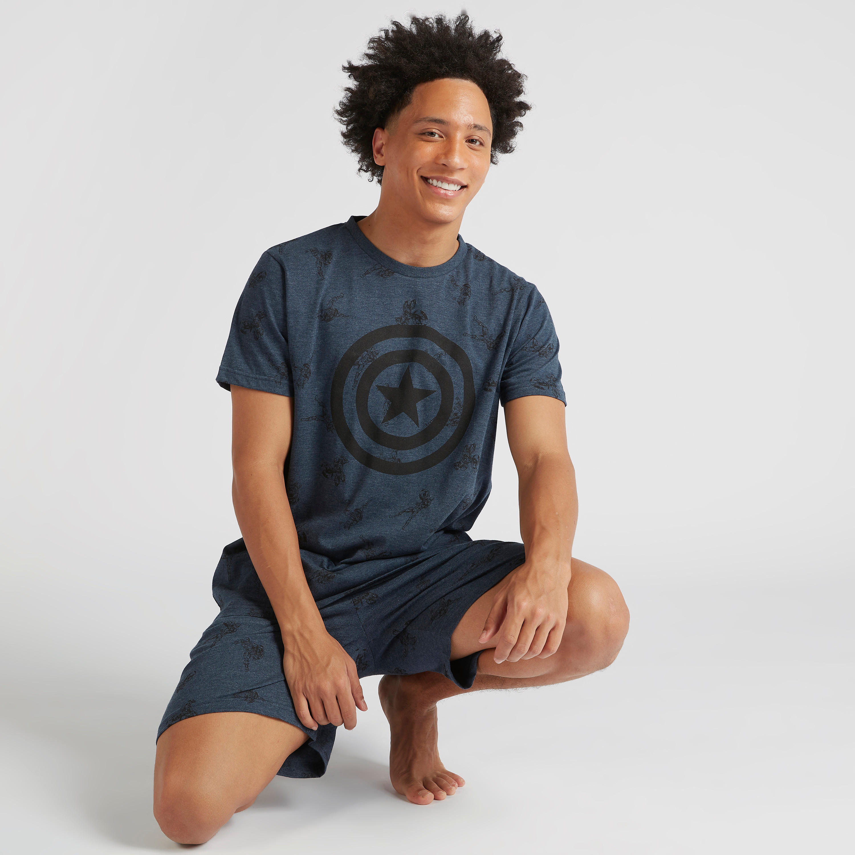 طقم شورت وتيشيرت بياقة ضيقة وطبعات كابتن أميركا-men-clothing-nightwear-sets-image-1