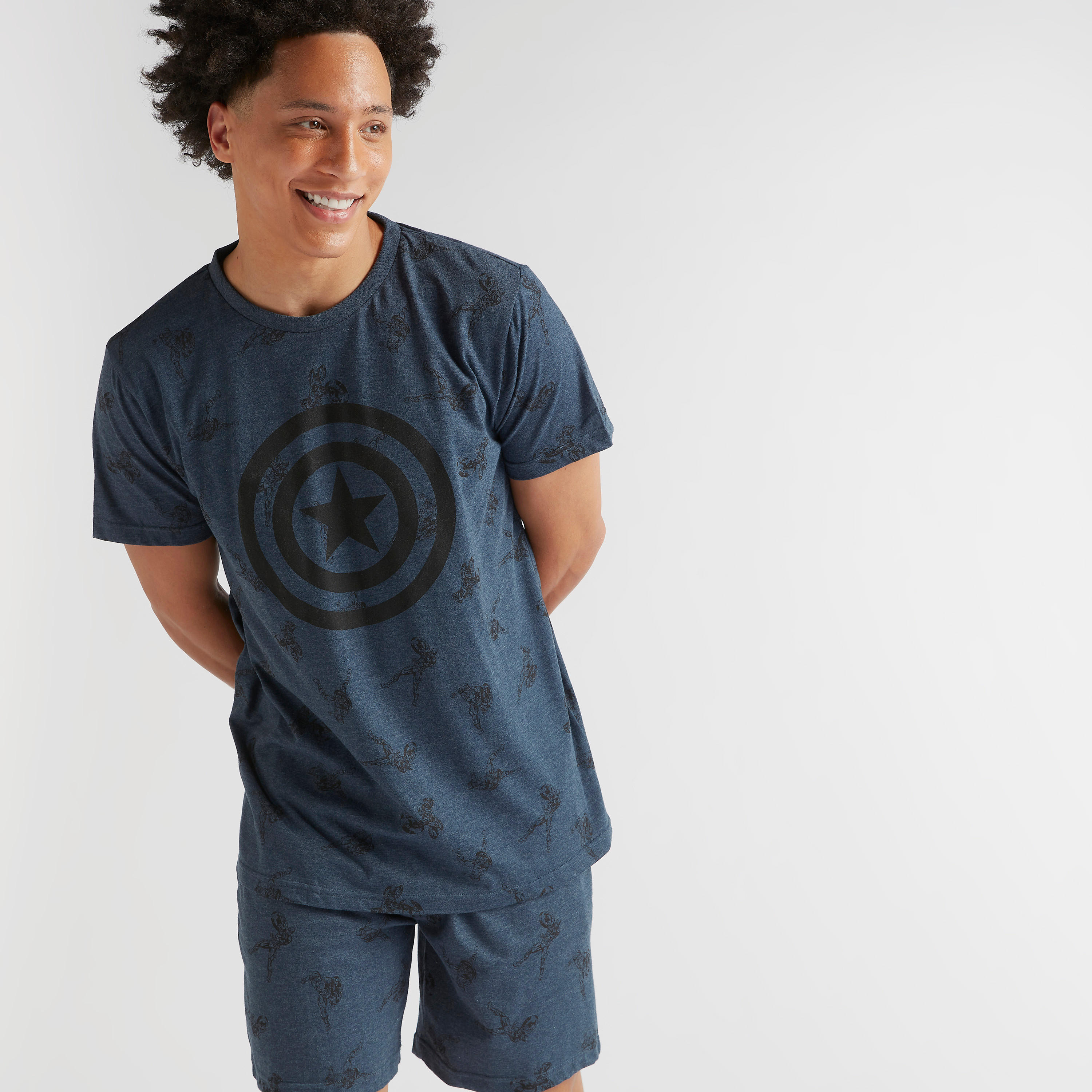 طقم شورت وتيشيرت بياقة ضيقة وطبعات كابتن أميركا-men-clothing-nightwear-sets-image-2