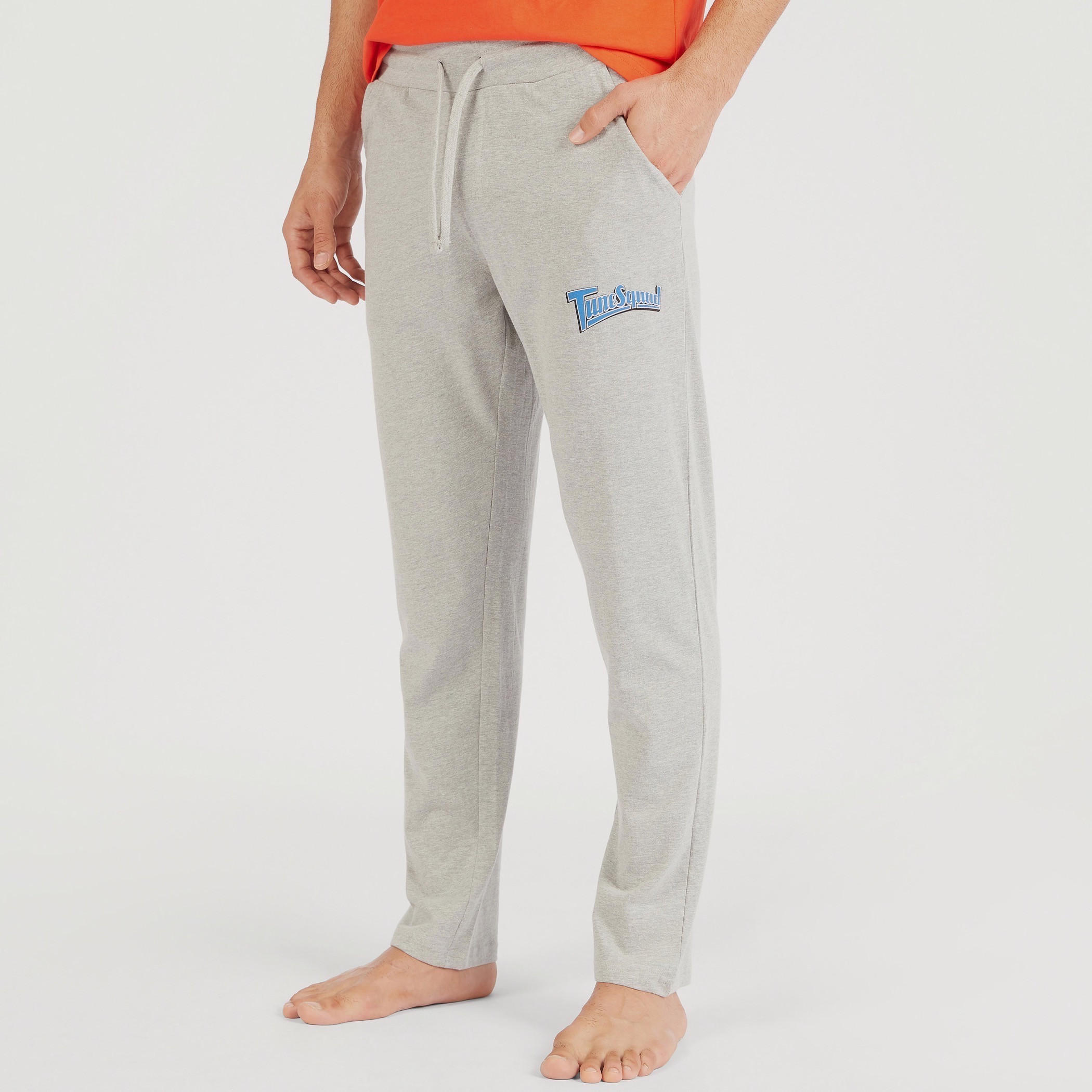 طقم مستدام بنطلون بيجاما وتيشيرت بطبعات وياقة ضيّقة وطبعات-men-clothing-nightwear-sets-image-4