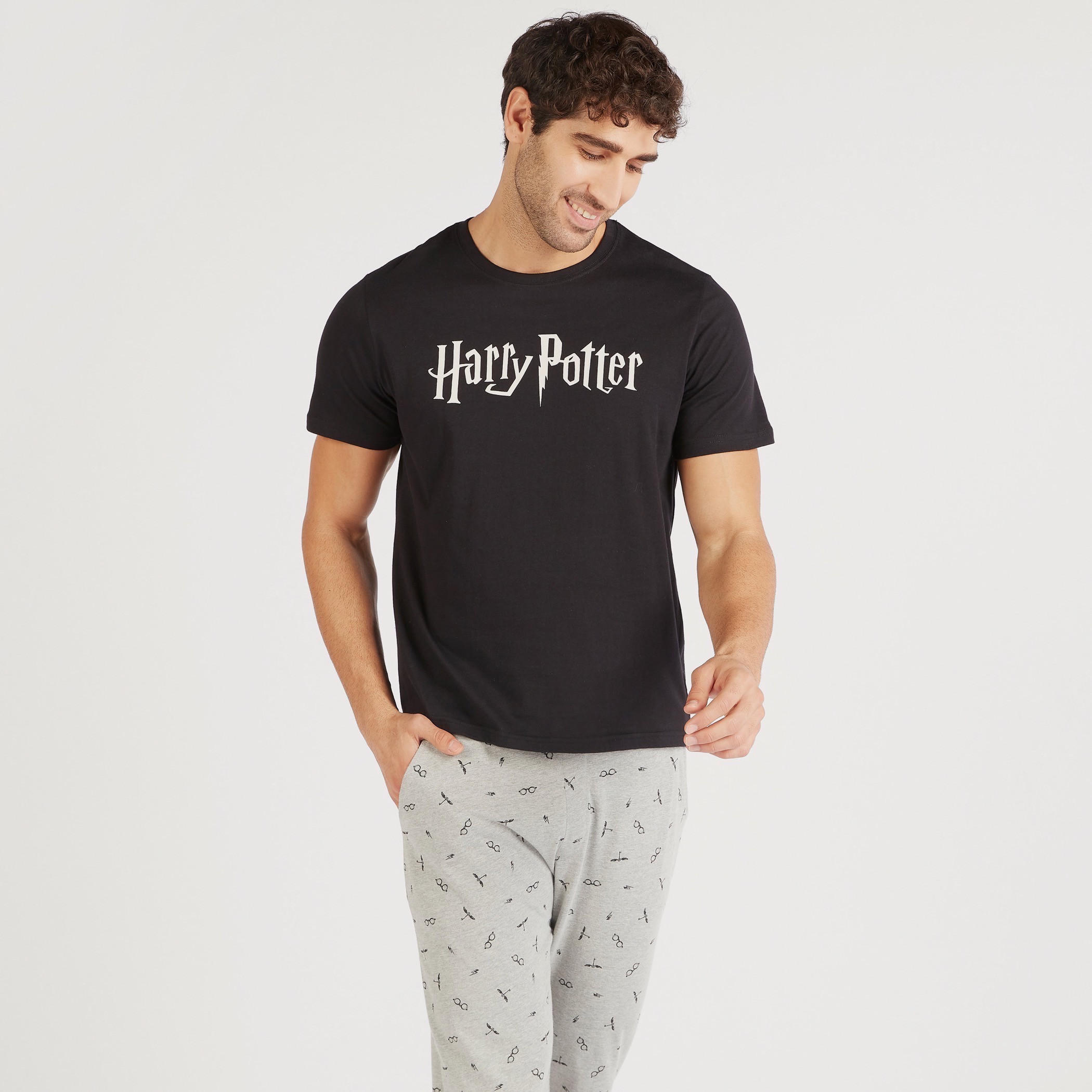 طقم بنطلون بيجاما طويل وتيشيرت بياقة مستديرة وطبعات هاري بوتر-men-clothing-nightwear-sets-image-1