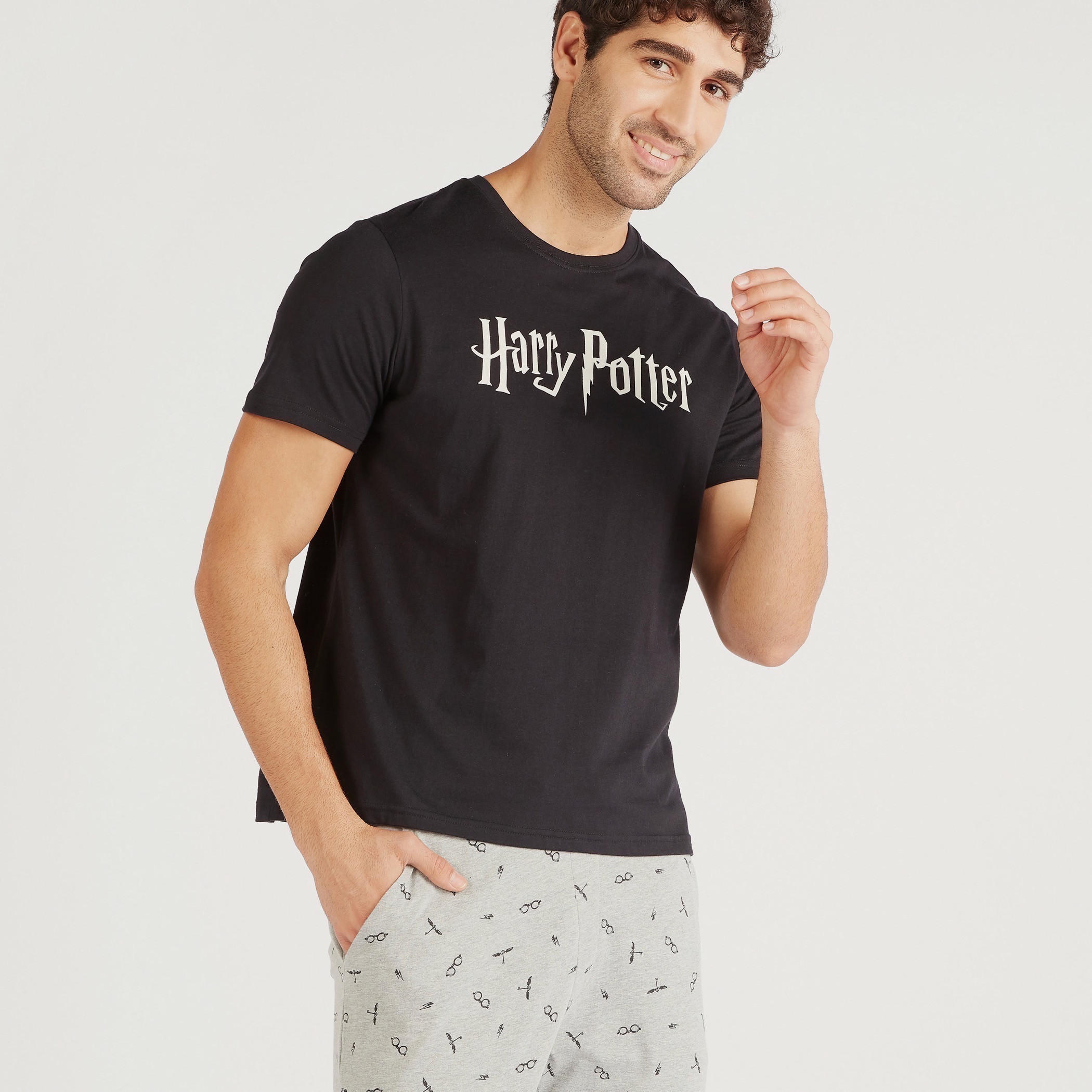 طقم بنطلون بيجاما طويل وتيشيرت بياقة مستديرة وطبعات هاري بوتر-men-clothing-nightwear-sets-image-3