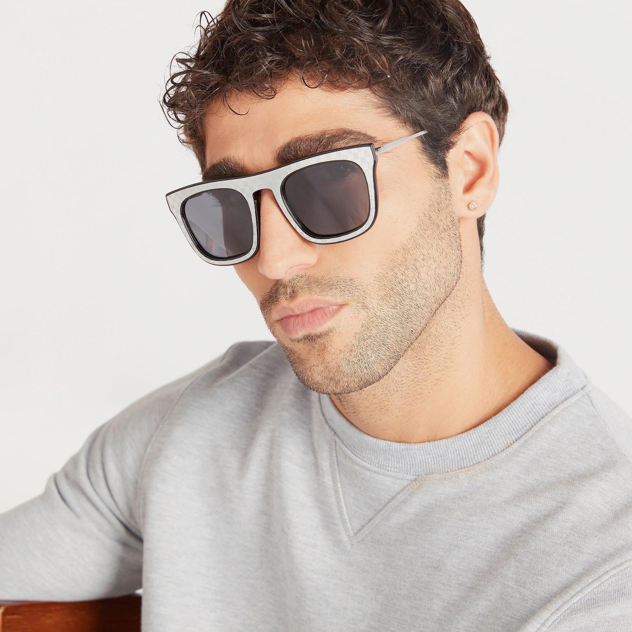 نظارة شمسية واي فيرار بإطار كاروهات ووسادات أنف-men-sunglasses-image-2
