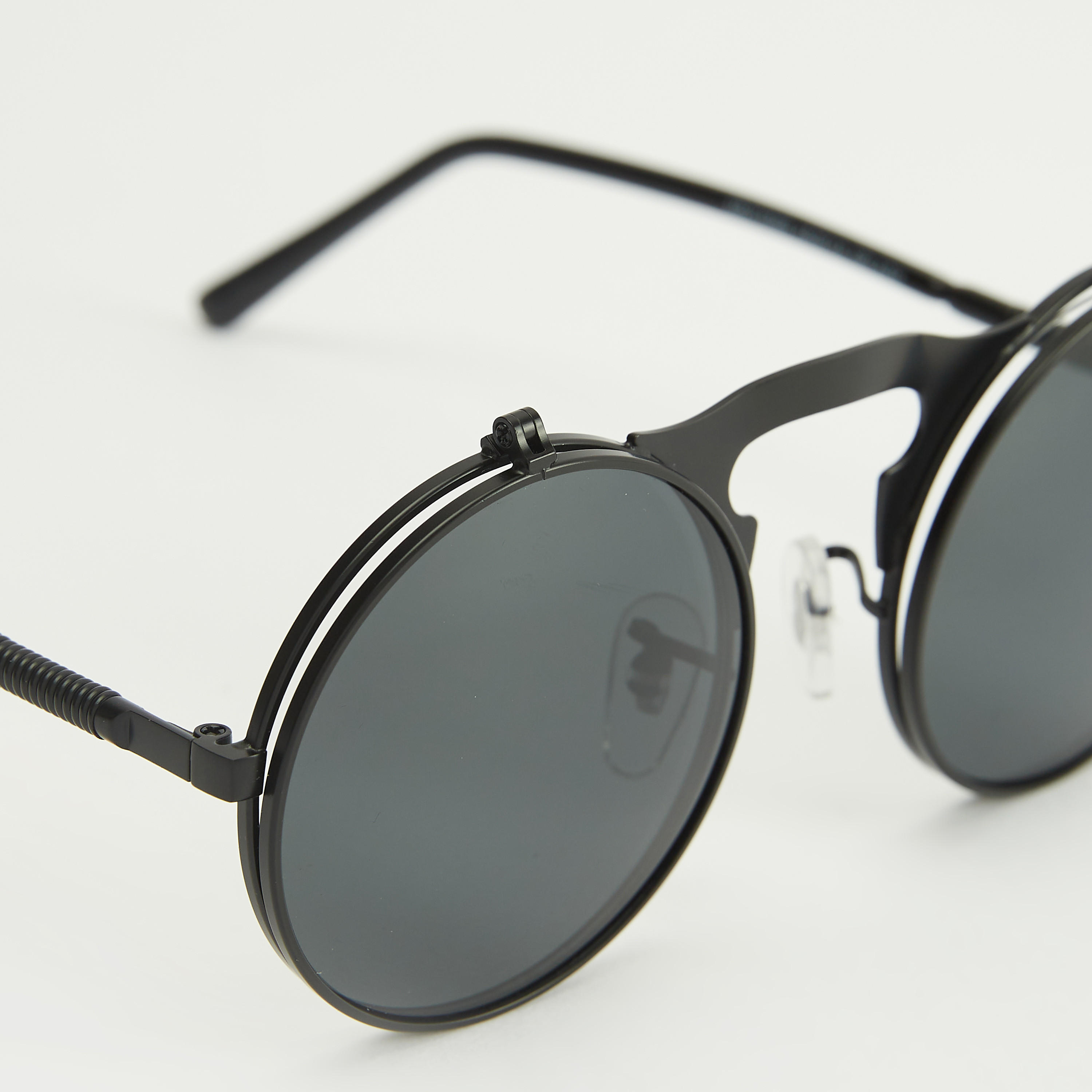 نظّارة شمسية بإطار مستدير ووسادات أنف-men-sunglasses-image-4