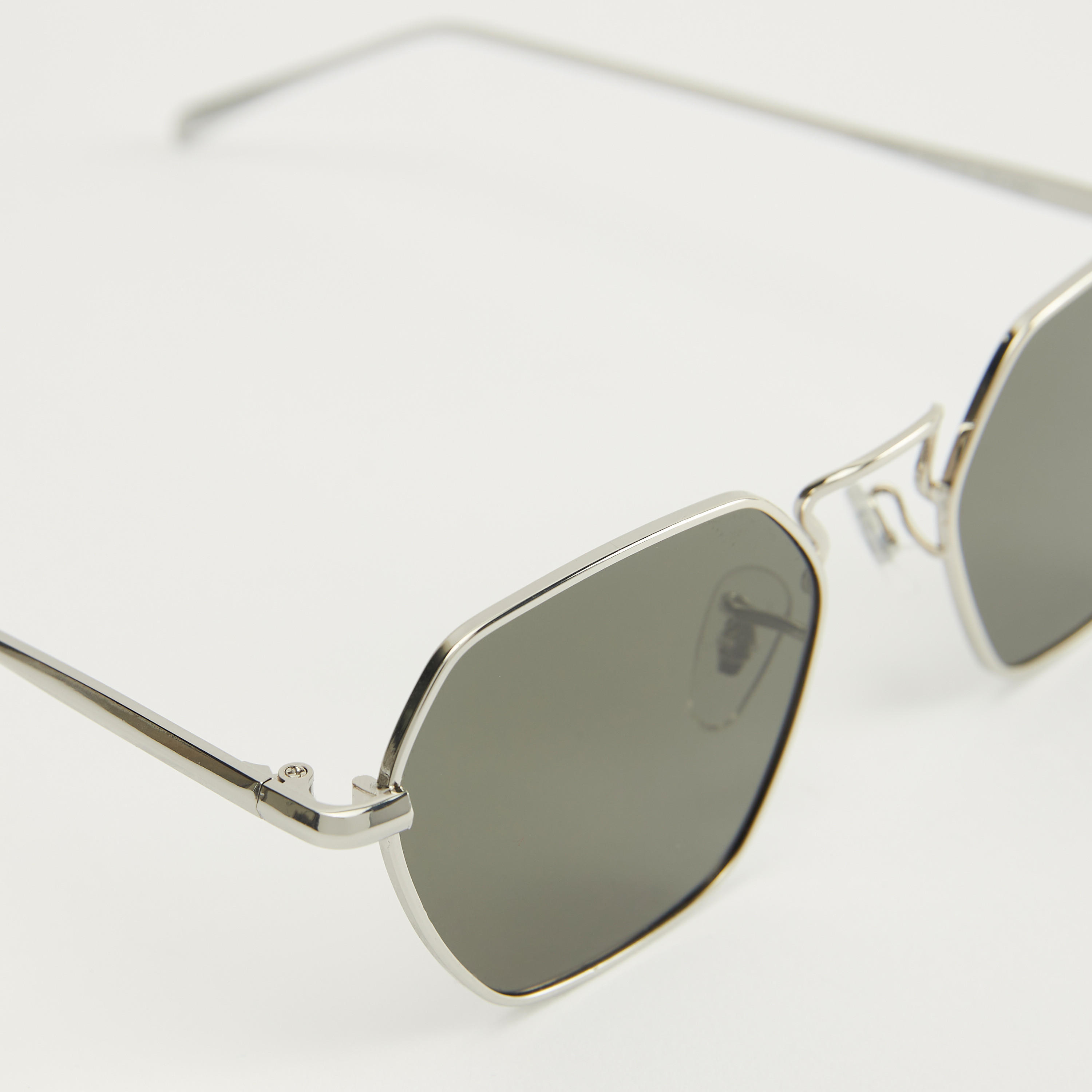نظّارة شمسيّة بإطار كامل وعدسات ملوّنة ووسادات أنف-men-sunglasses-image-4