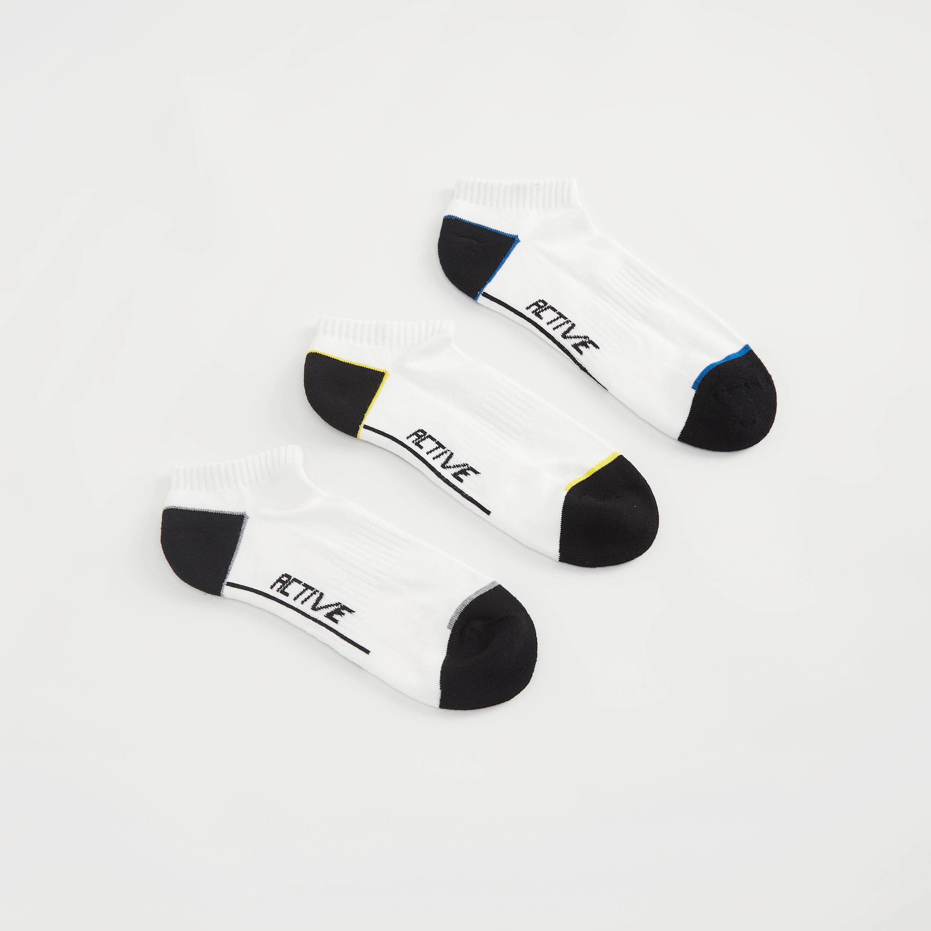 جوارب بطول الكاحل وطبعات - طقم من 3 قطع-men-socks-image-1