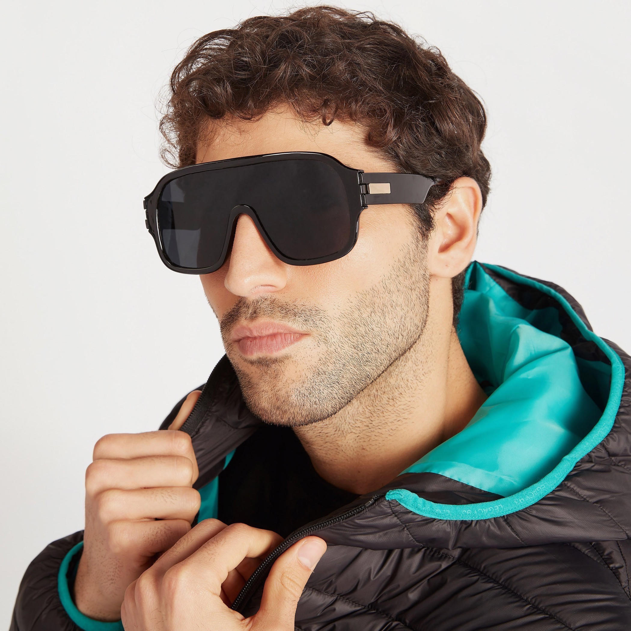 نظّارة شمسيّة شيلد ملونة بإطار كامل ووسادات أنف-men-sunglasses-image-2