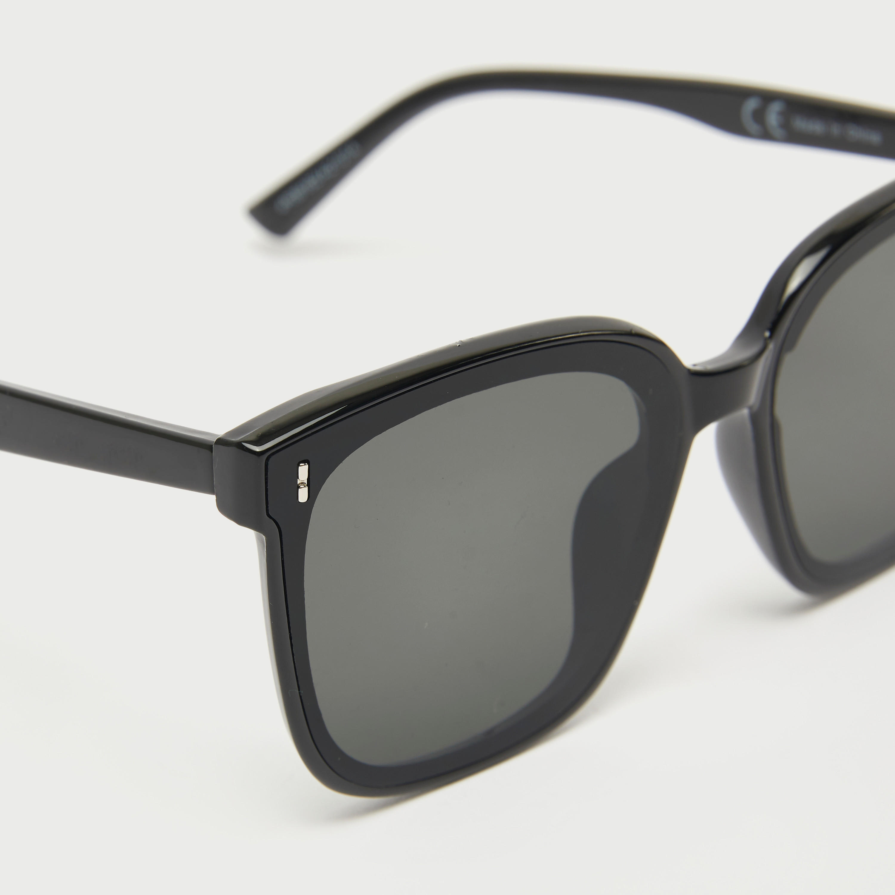 نظارة شمسيّة واي فيرار بإطار كامل ووسادات أنف-men-sunglasses-image-3