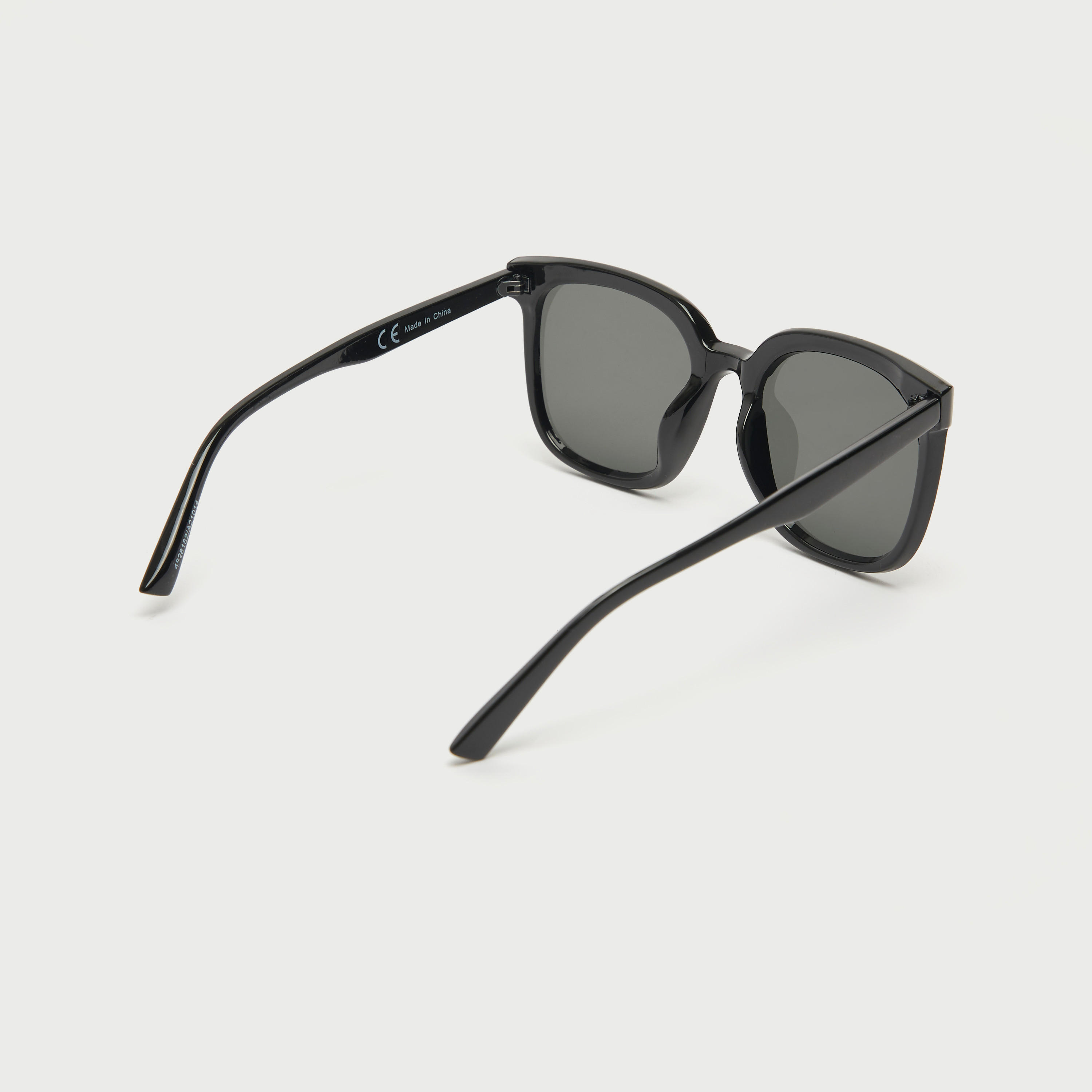 نظارة شمسيّة واي فيرار بإطار كامل ووسادات أنف-men-sunglasses-image-4