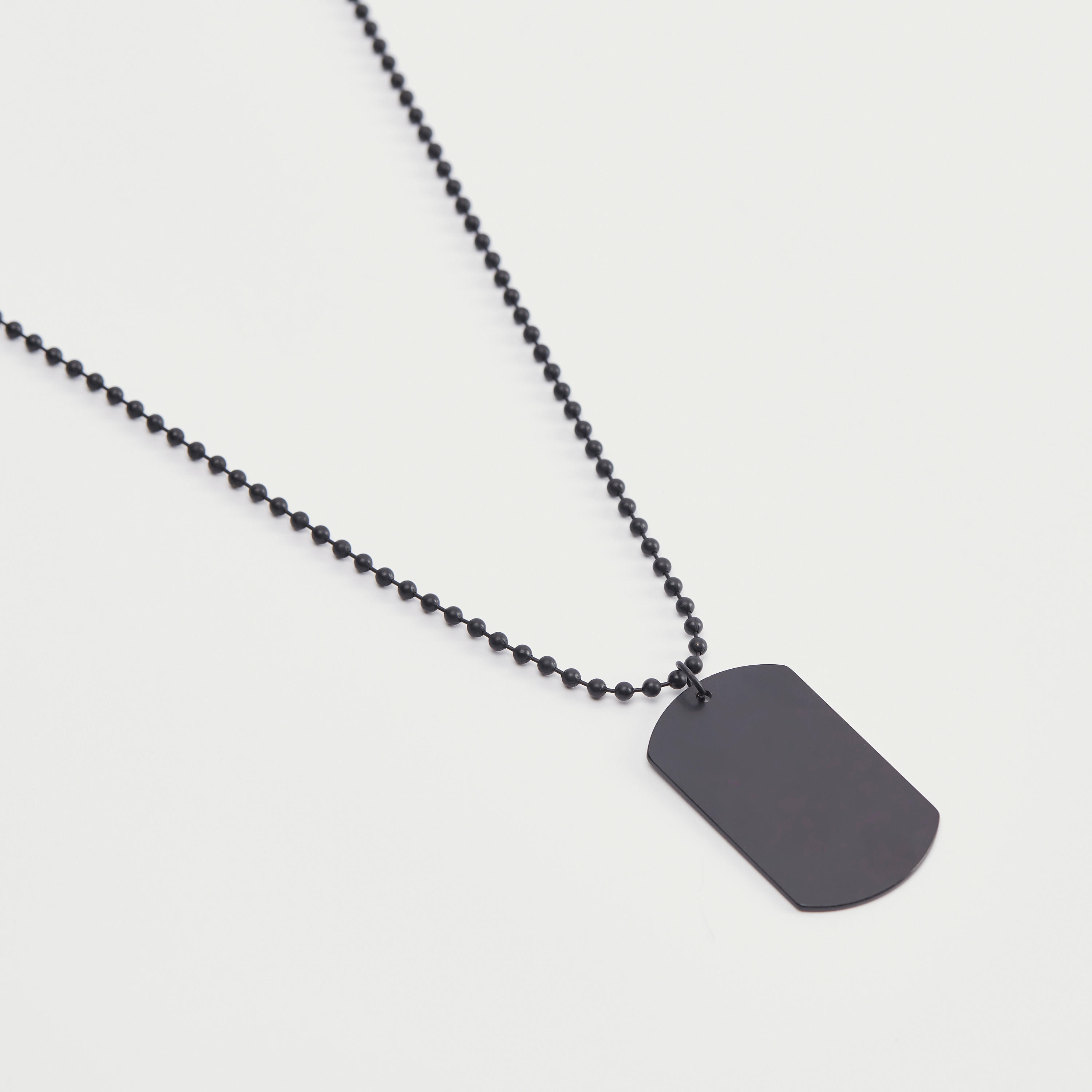 قلادة بطاقة الكلب مزيّنة بالخرز-men-watchesandjewellery-necklacesandpendants-image-1