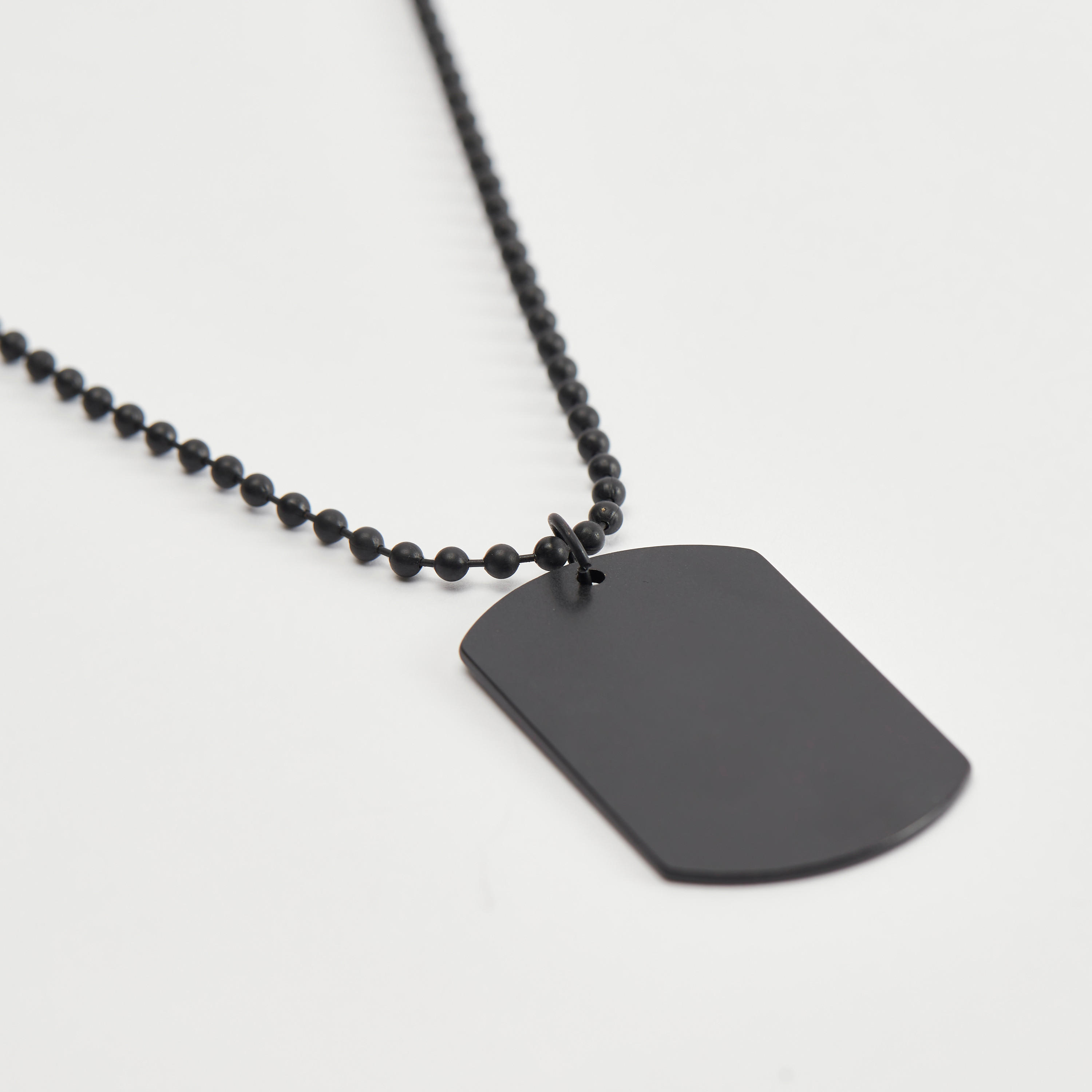 قلادة بطاقة الكلب مزيّنة بالخرز-men-watchesandjewellery-necklacesandpendants-image-2